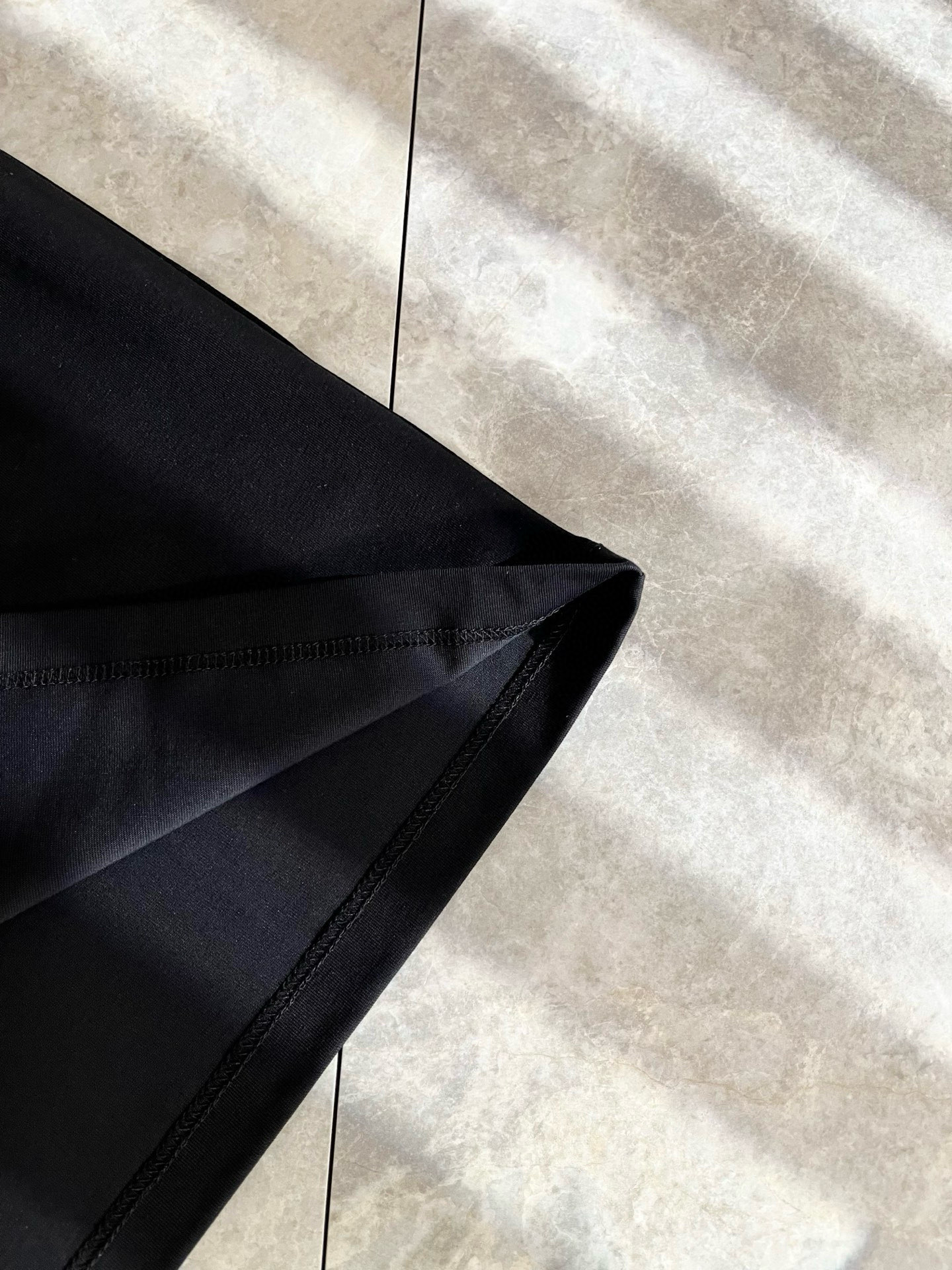  FEN*I 芬*迪2025春夏新款FD家族FF男女同款👫短袖T恤，男女同款👫百搭极简短袖。意大利原厂订