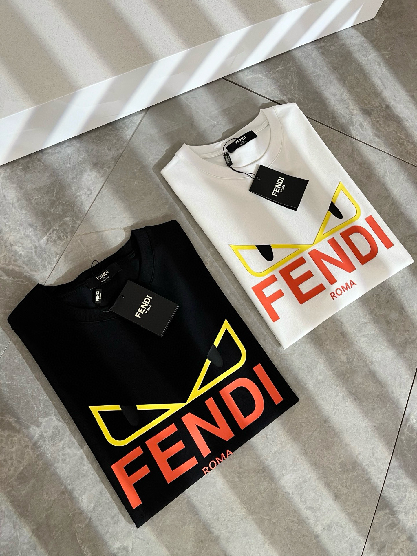  FEN*I 芬*迪2025春夏新款FD家族FF男女同款👫短袖T恤，男女同款👫百搭极简短袖。意大利原厂订