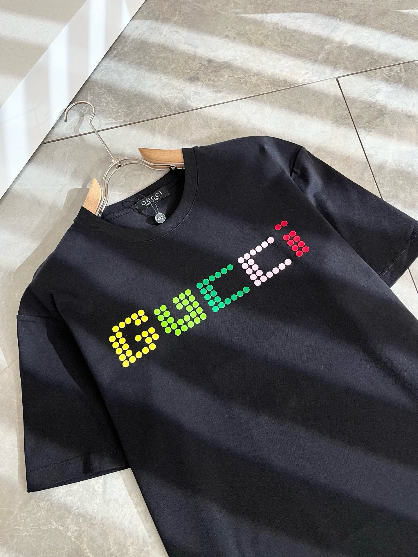    Gucc*古家 2025春夏新款男女同情侣款👫休闲宽松棉质圆领短袖T恤衫！贸易公司渠道稀出，同步官