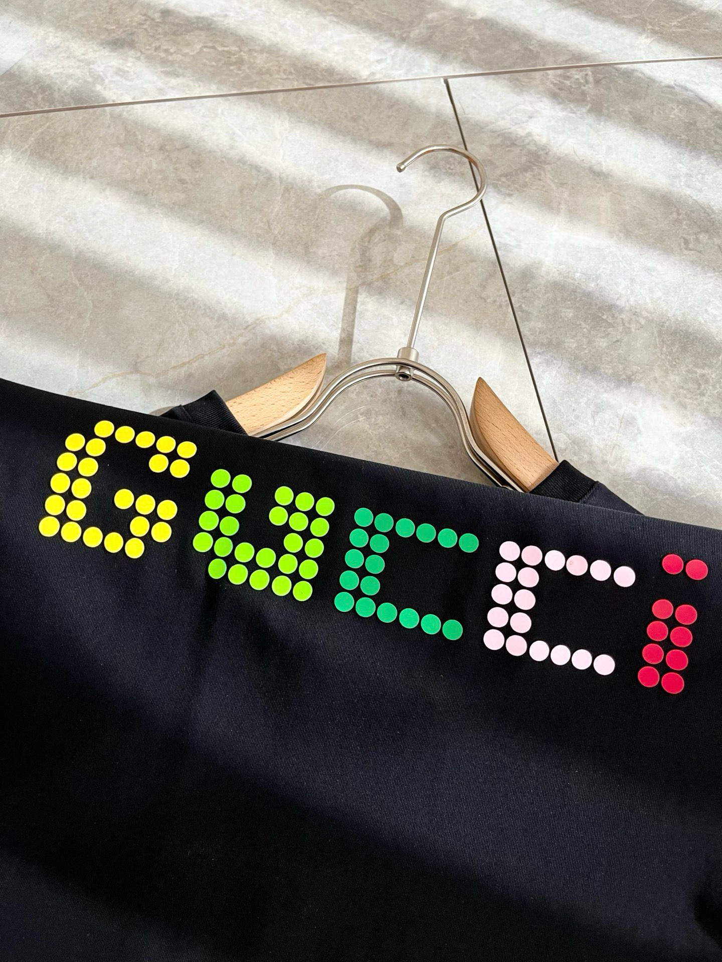    Gucc*古家 2025春夏新款男女同情侣款👫休闲宽松棉质圆领短袖T恤衫！贸易公司渠道稀出，同步官