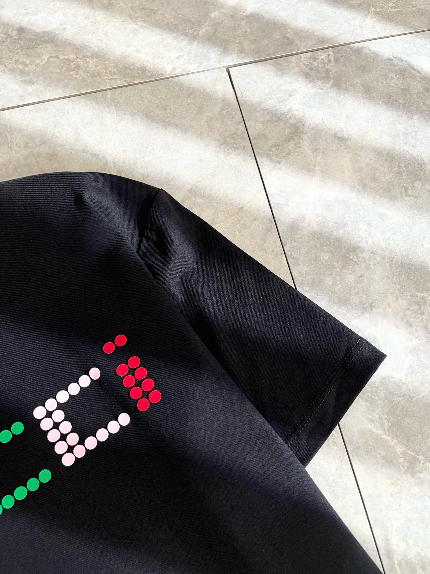    Gucc*古家 2025春夏新款男女同情侣款👫休闲宽松棉质圆领短袖T恤衫！贸易公司渠道稀出，同步官