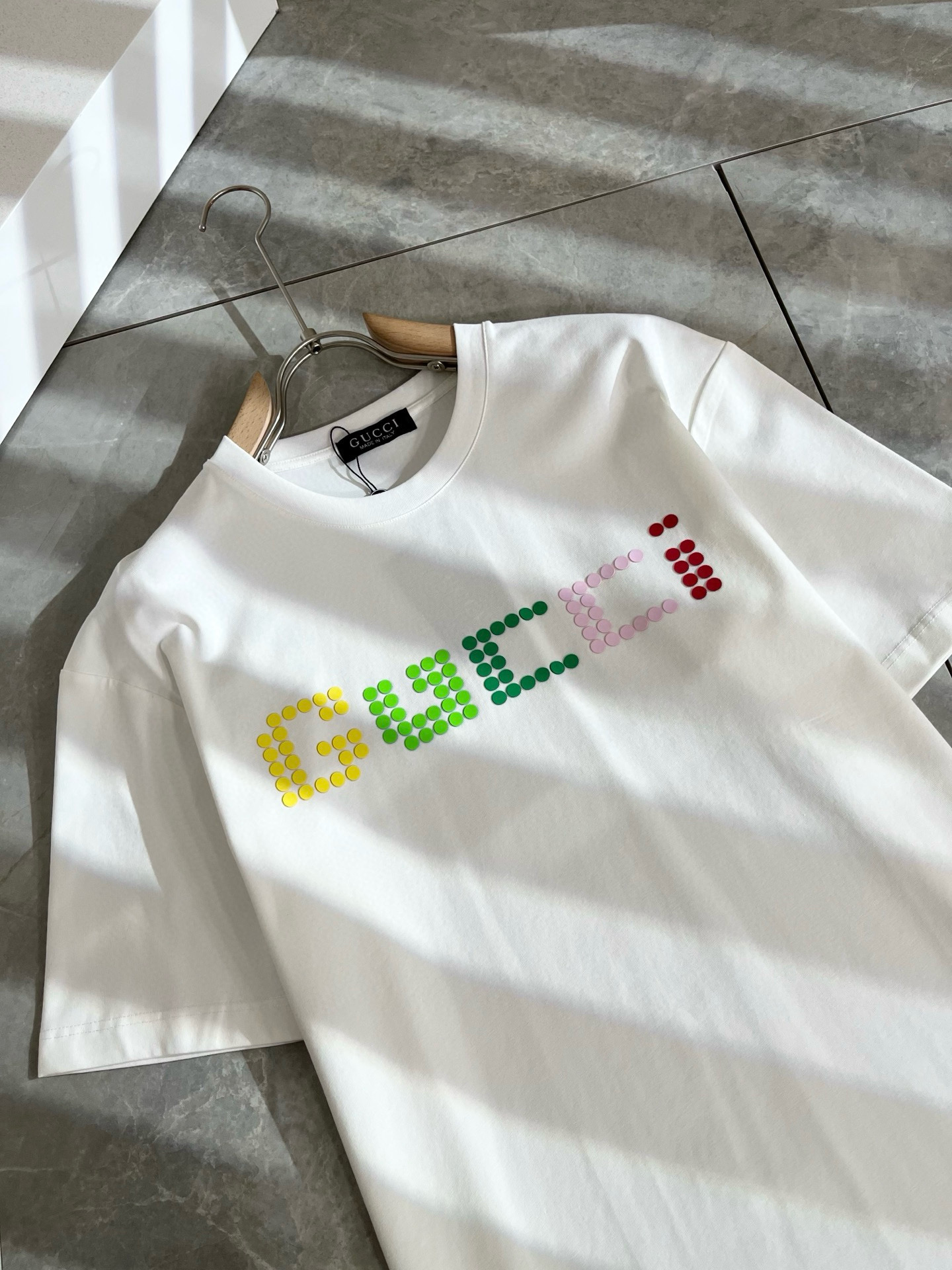   Gucc*古家 2025春夏新款男女同情侣款👫休闲宽松棉质圆领短袖T恤衫！贸易公司渠道稀出，同步官