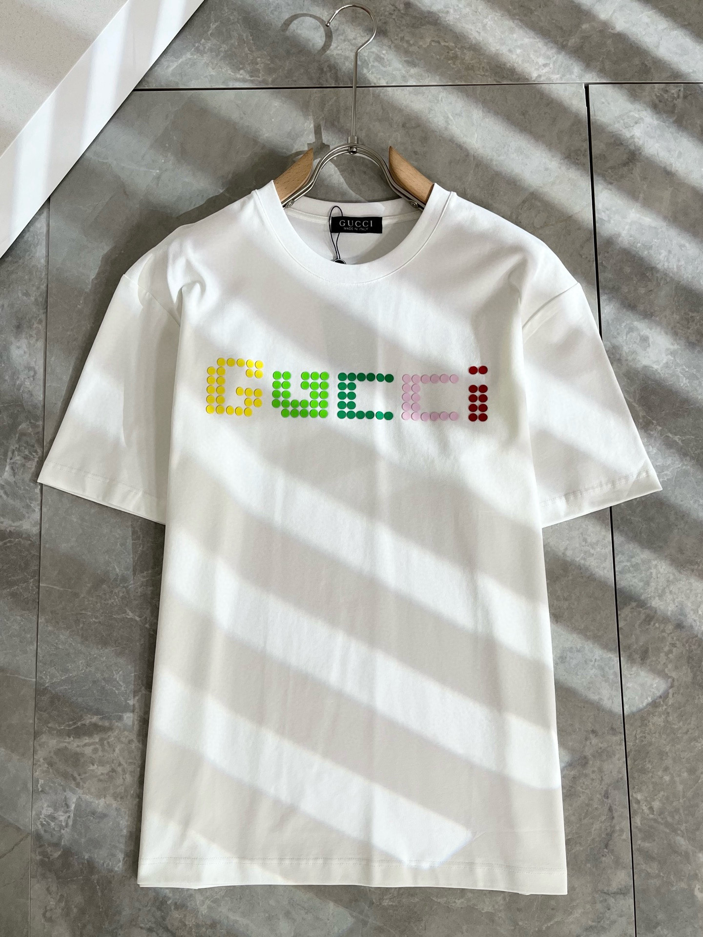    Gucc*古家 2025春夏新款男女同情侣款👫休闲宽松棉质圆领短袖T恤衫！贸易公司渠道稀出，同步官