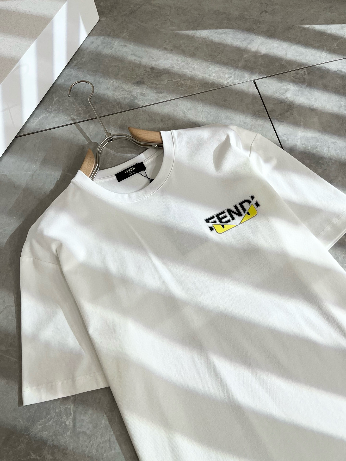 FEN*I 芬*迪2025春夏新款FD家族FF男女同款👫短袖T恤，男女同款👫百搭极简短袖。意大利原厂订单