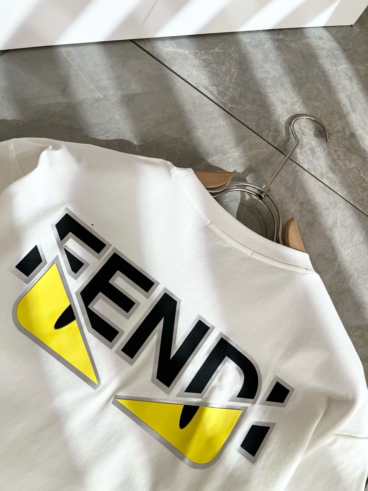 FEN*I 芬*迪2025春夏新款FD家族FF男女同款👫短袖T恤，男女同款👫百搭极简短袖。意大利原厂订单