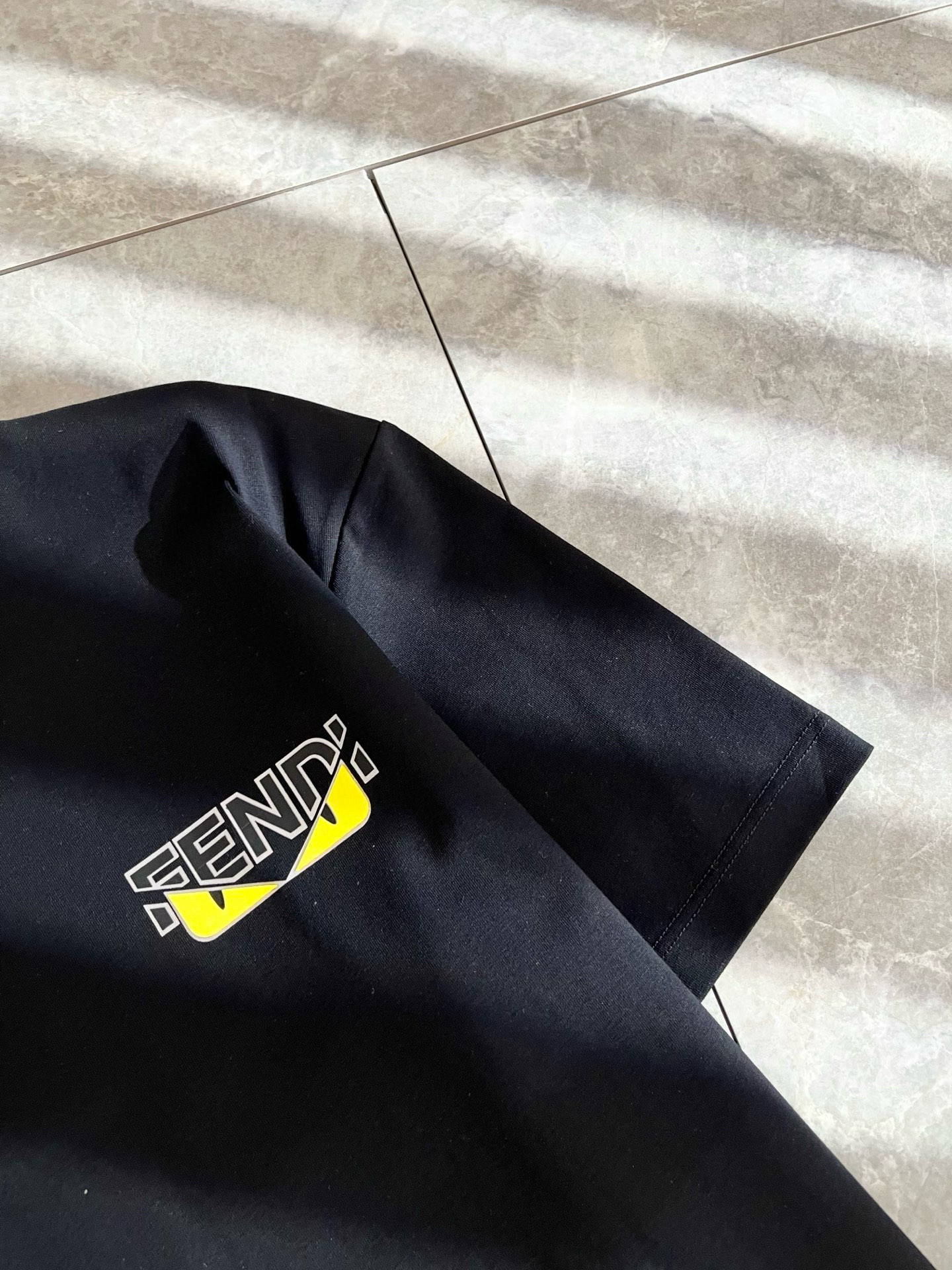 FEN*I 芬*迪2025春夏新款FD家族FF男女同款👫短袖T恤，男女同款👫百搭极简短袖。意大利原厂订单