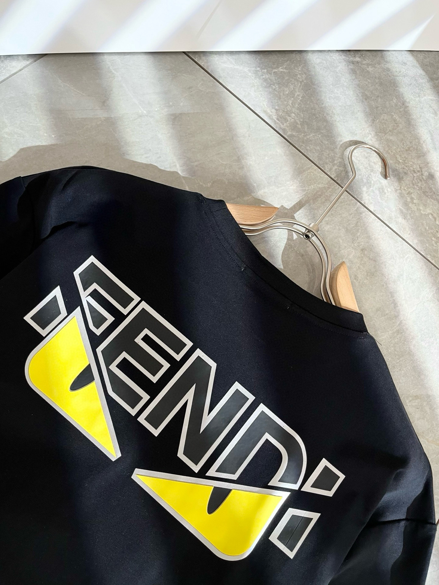 FEN*I 芬*迪2025春夏新款FD家族FF男女同款👫短袖T恤，男女同款👫百搭极简短袖。意大利原厂订单