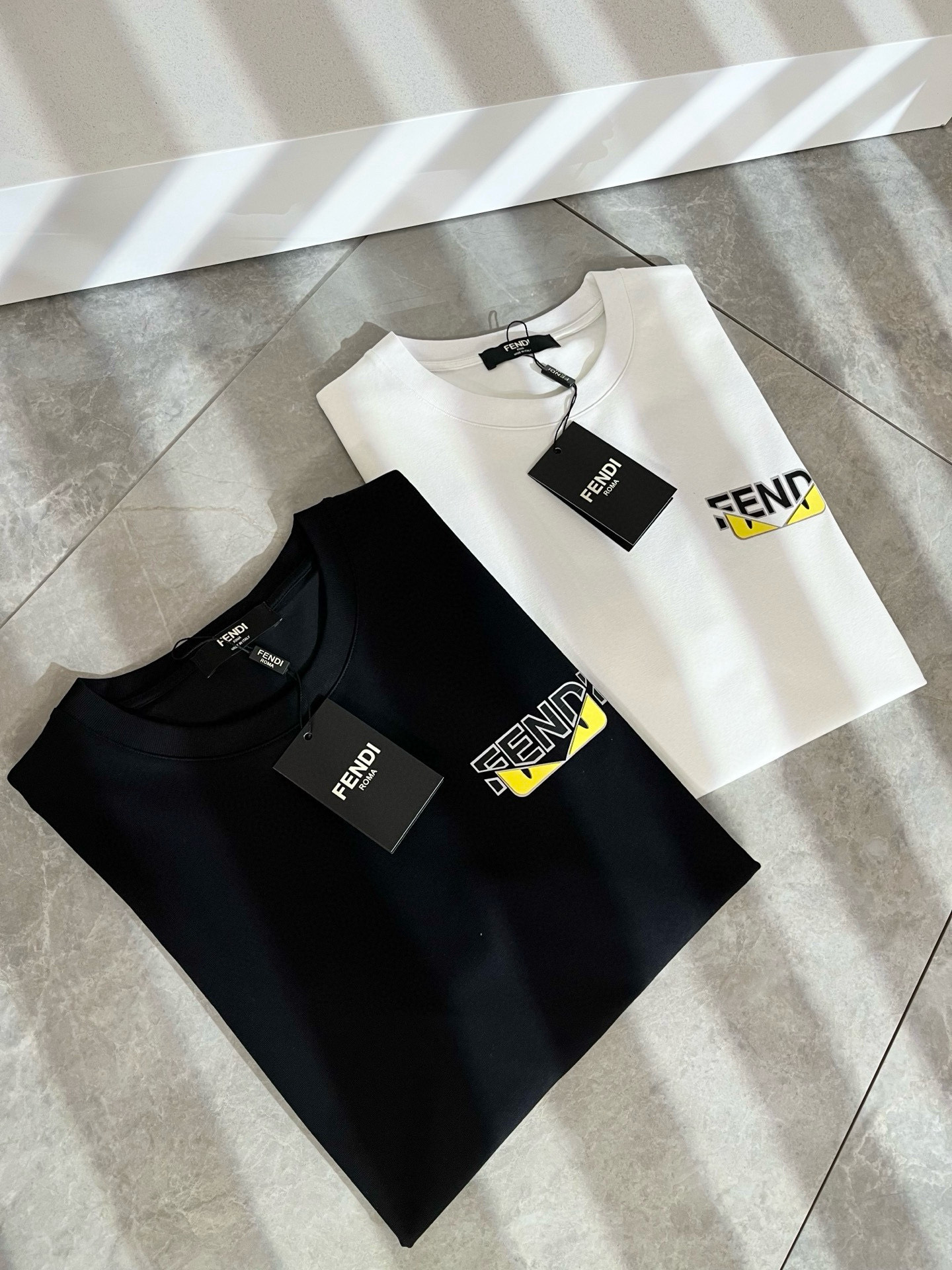 FEN*I 芬*迪2025春夏新款FD家族FF男女同款👫短袖T恤，男女同款👫百搭极简短袖。意大利原厂订单