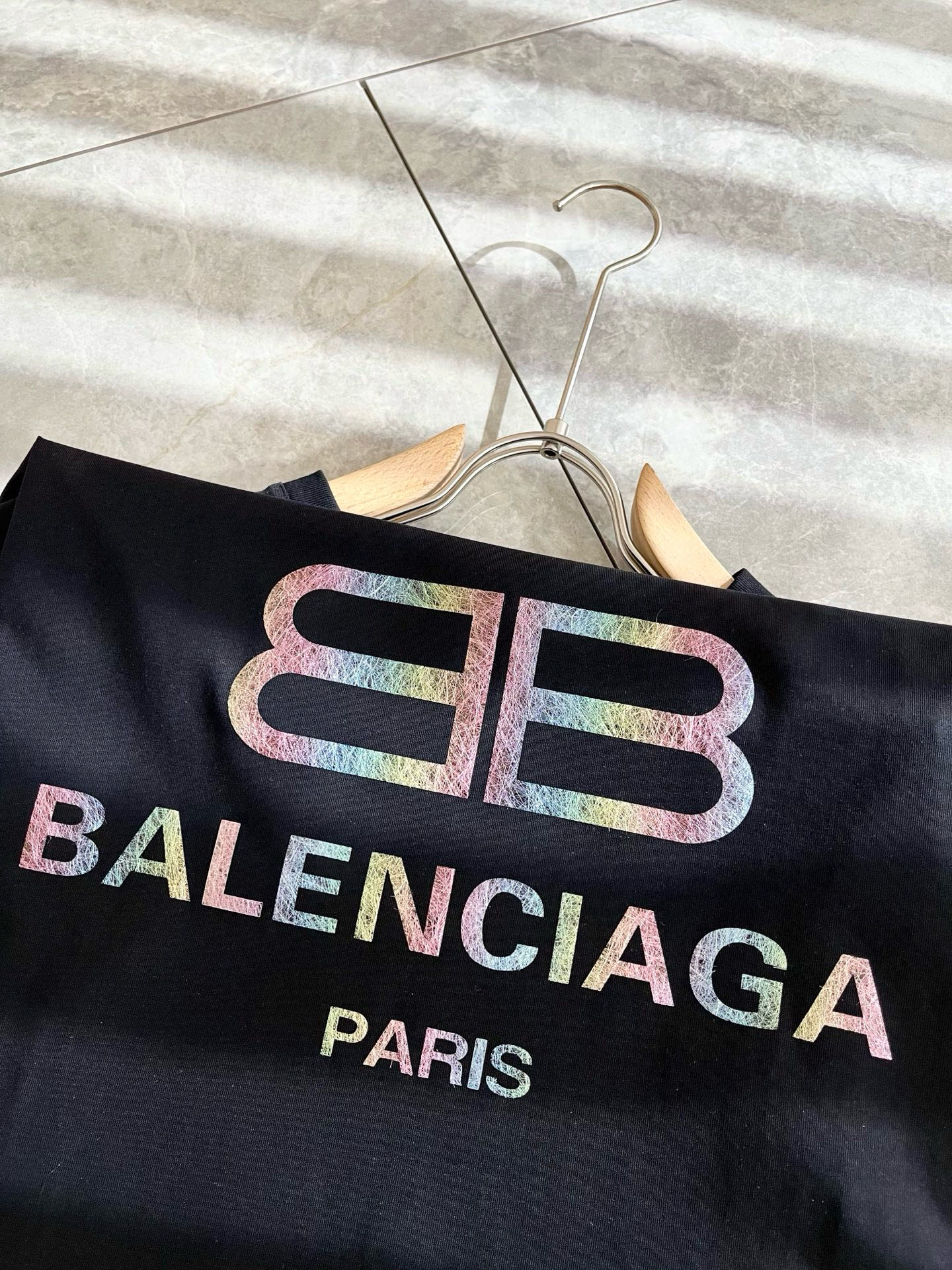 BALENCIA*巴黎*家 2025春夏新款男女同情侣款👫休闲宽松棉质圆领短袖T恤衫！贸易公司渠道稀出，