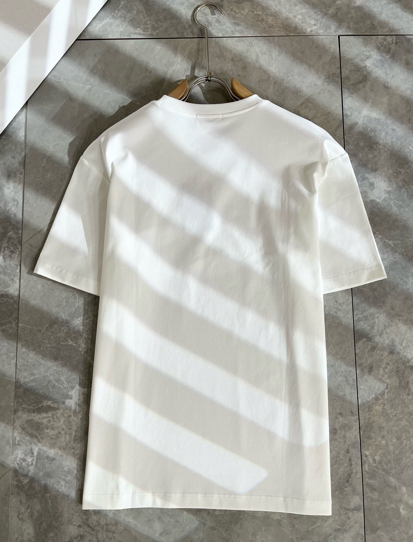    BALENCIA*巴黎*家 2025春夏新款男女同情侣款👫休闲宽松棉质圆领短袖T恤衫！贸易公司渠道