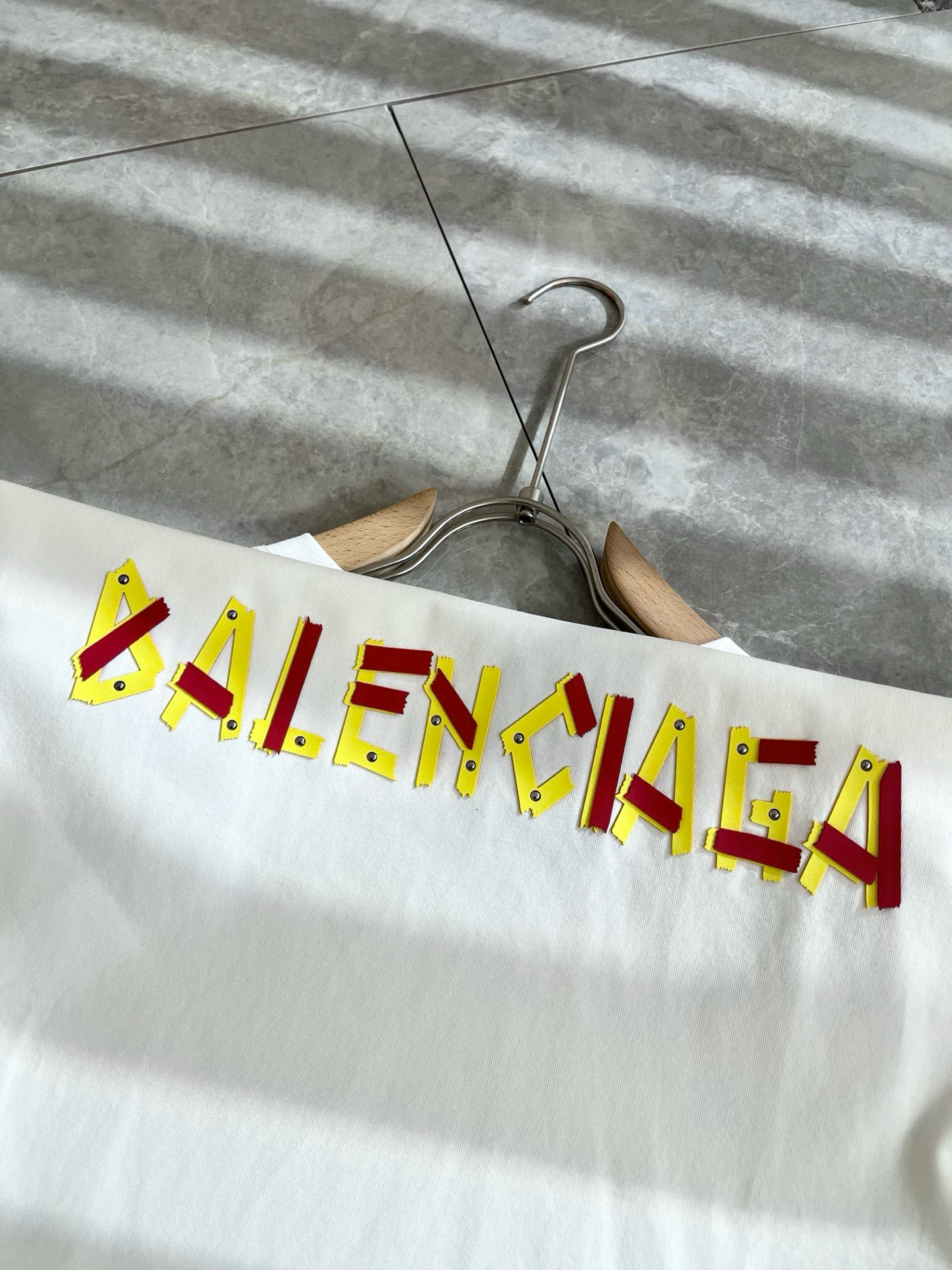    BALENCIA*巴黎*家 2025春夏新款男女同情侣款👫休闲宽松棉质圆领短袖T恤衫！贸易公司渠道