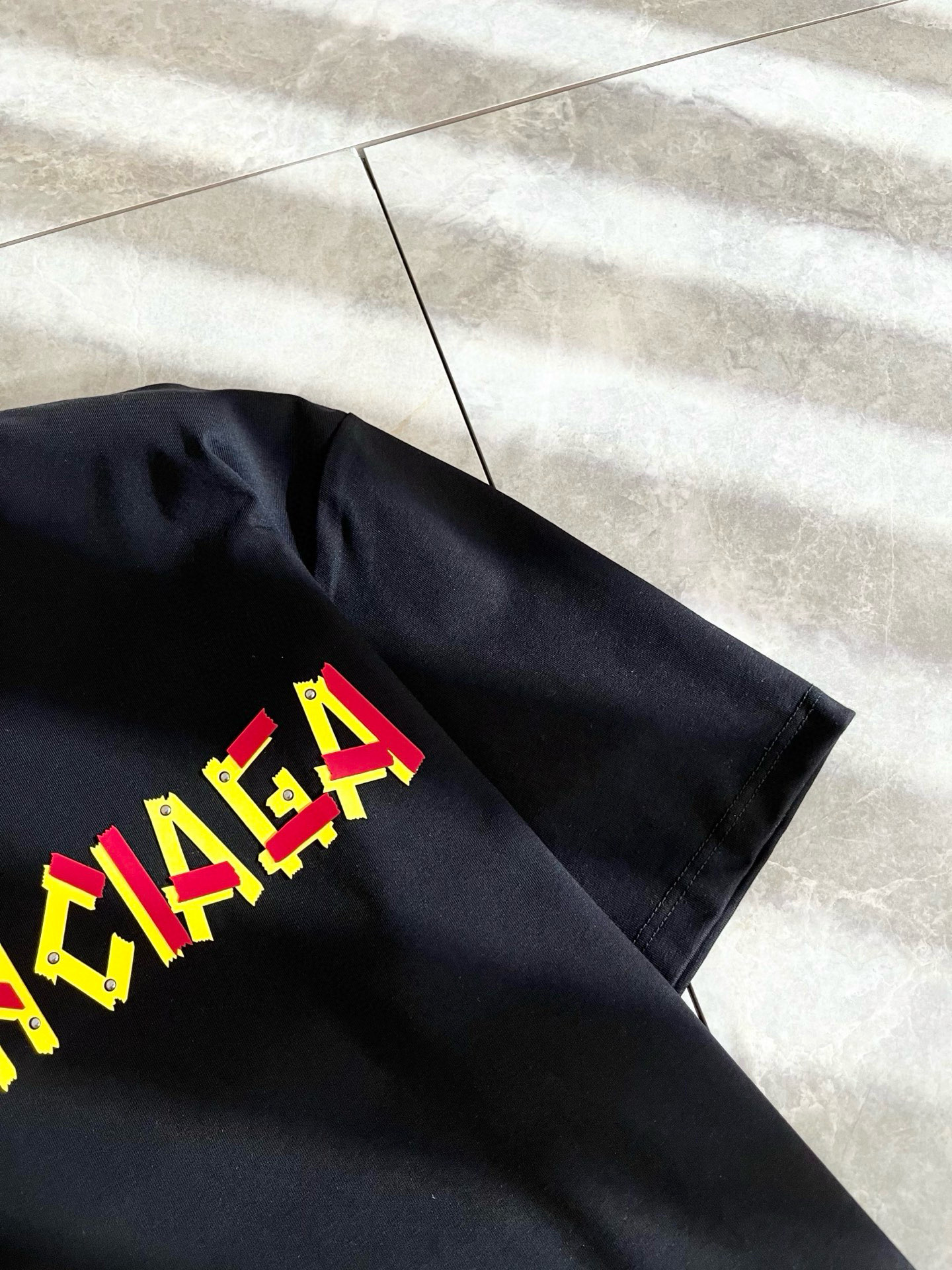    BALENCIA*巴黎*家 2025春夏新款男女同情侣款👫休闲宽松棉质圆领短袖T恤衫！贸易公司渠道