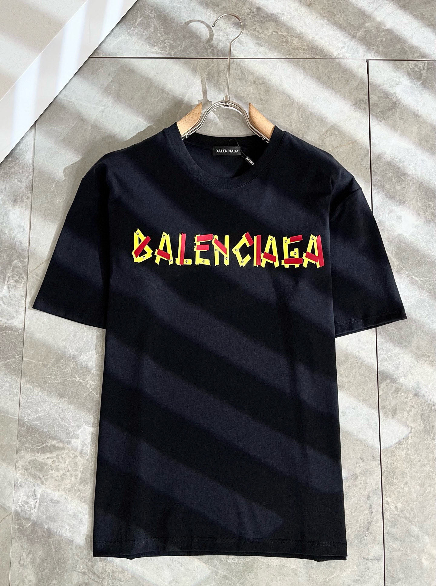    BALENCIA*巴黎*家 2025春夏新款男女同情侣款👫休闲宽松棉质圆领短袖T恤衫！贸易公司渠道