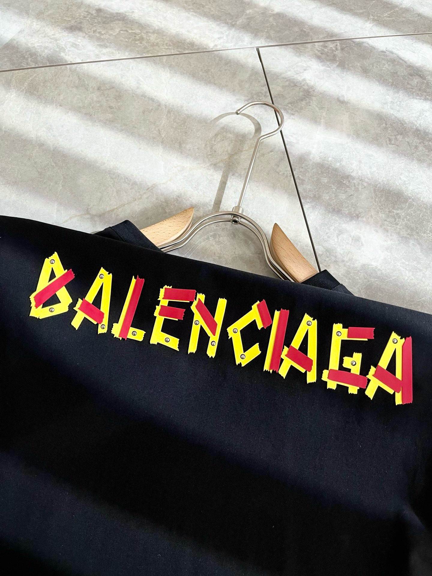    BALENCIA*巴黎*家 2025春夏新款男女同情侣款👫休闲宽松棉质圆领短袖T恤衫！贸易公司渠道