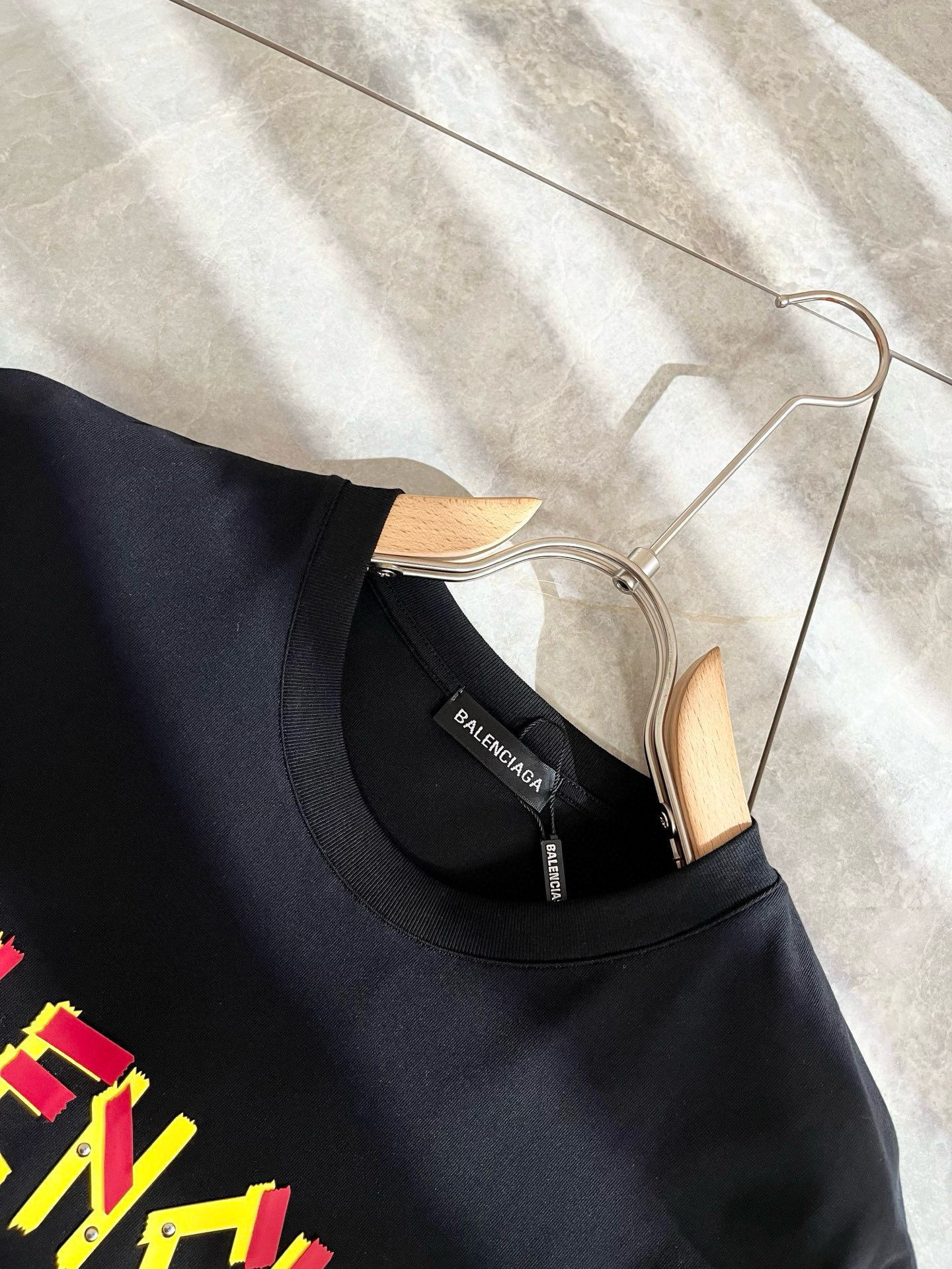    BALENCIA*巴黎*家 2025春夏新款男女同情侣款👫休闲宽松棉质圆领短袖T恤衫！贸易公司渠道