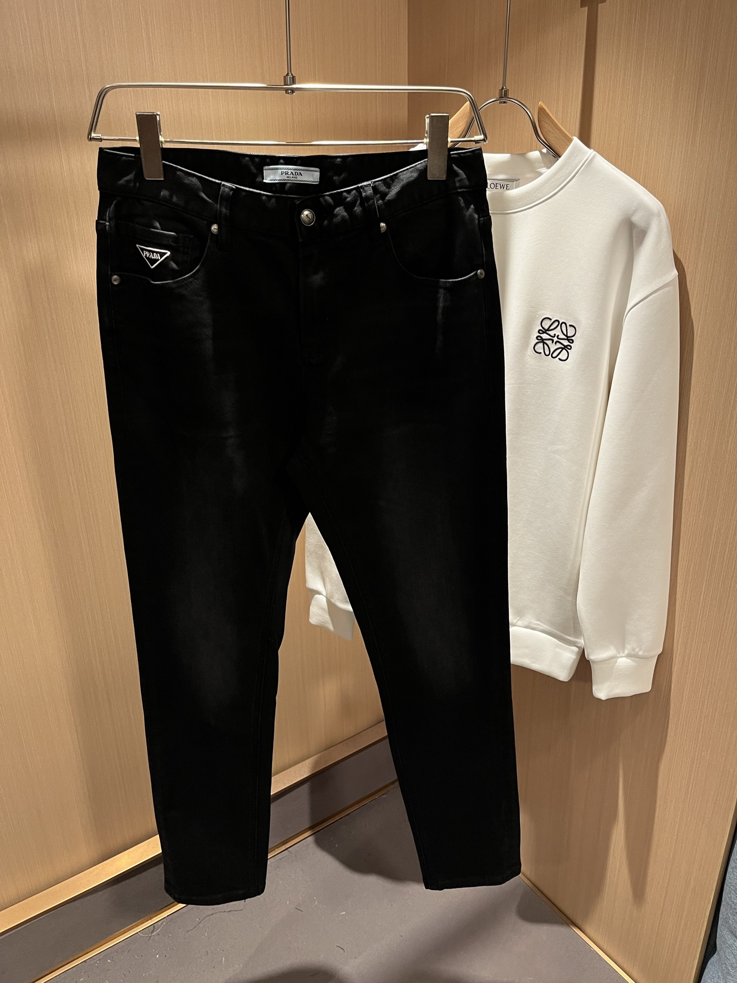   PRA*DA 普拉达 2025秋冬新品发售！牛仔高级百搭实用主义不哗众取宠！港澳台地区限定款！！立体