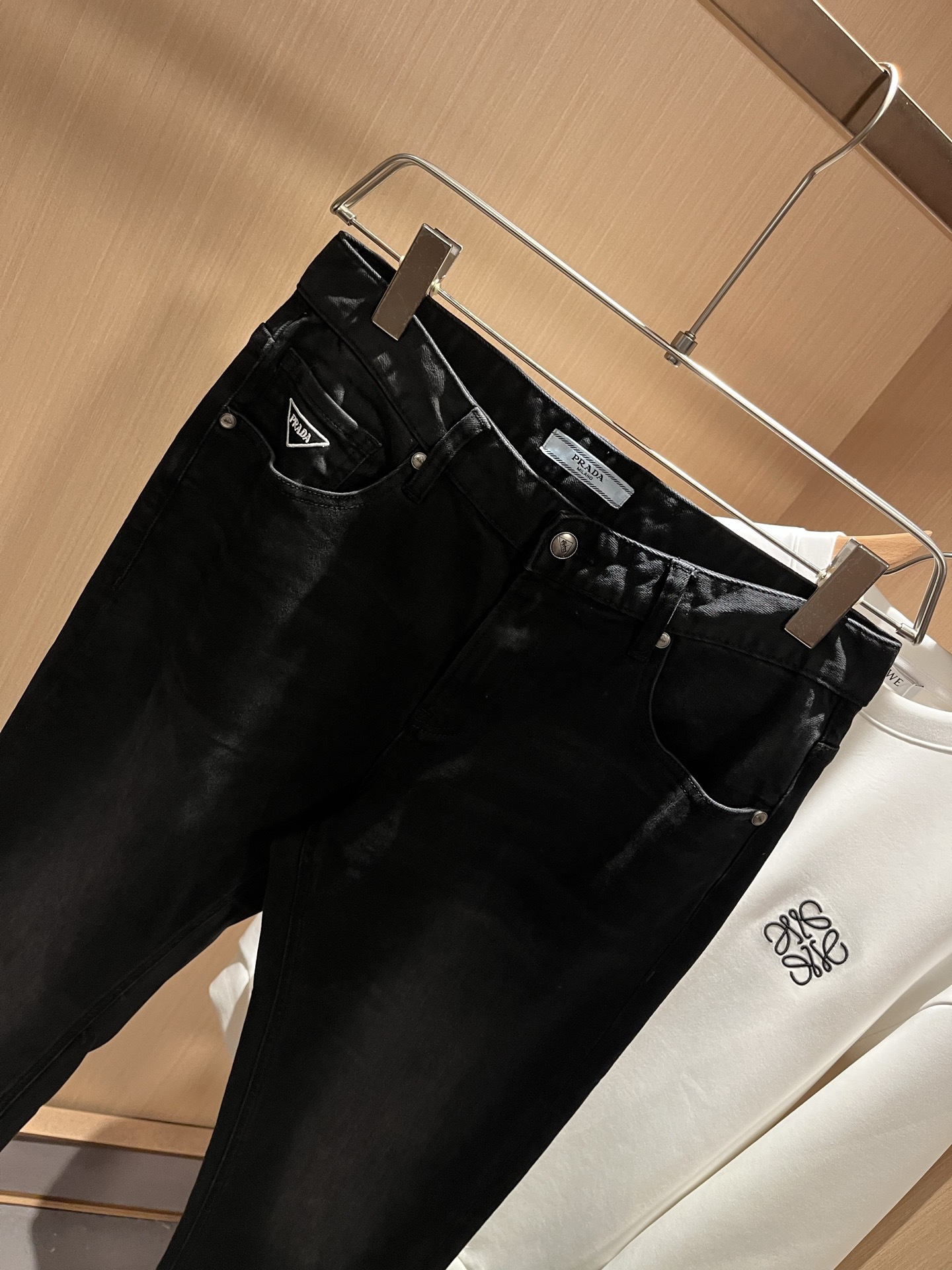   PRA*DA 普拉达 2025秋冬新品发售！牛仔高级百搭实用主义不哗众取宠！港澳台地区限定款！！立体