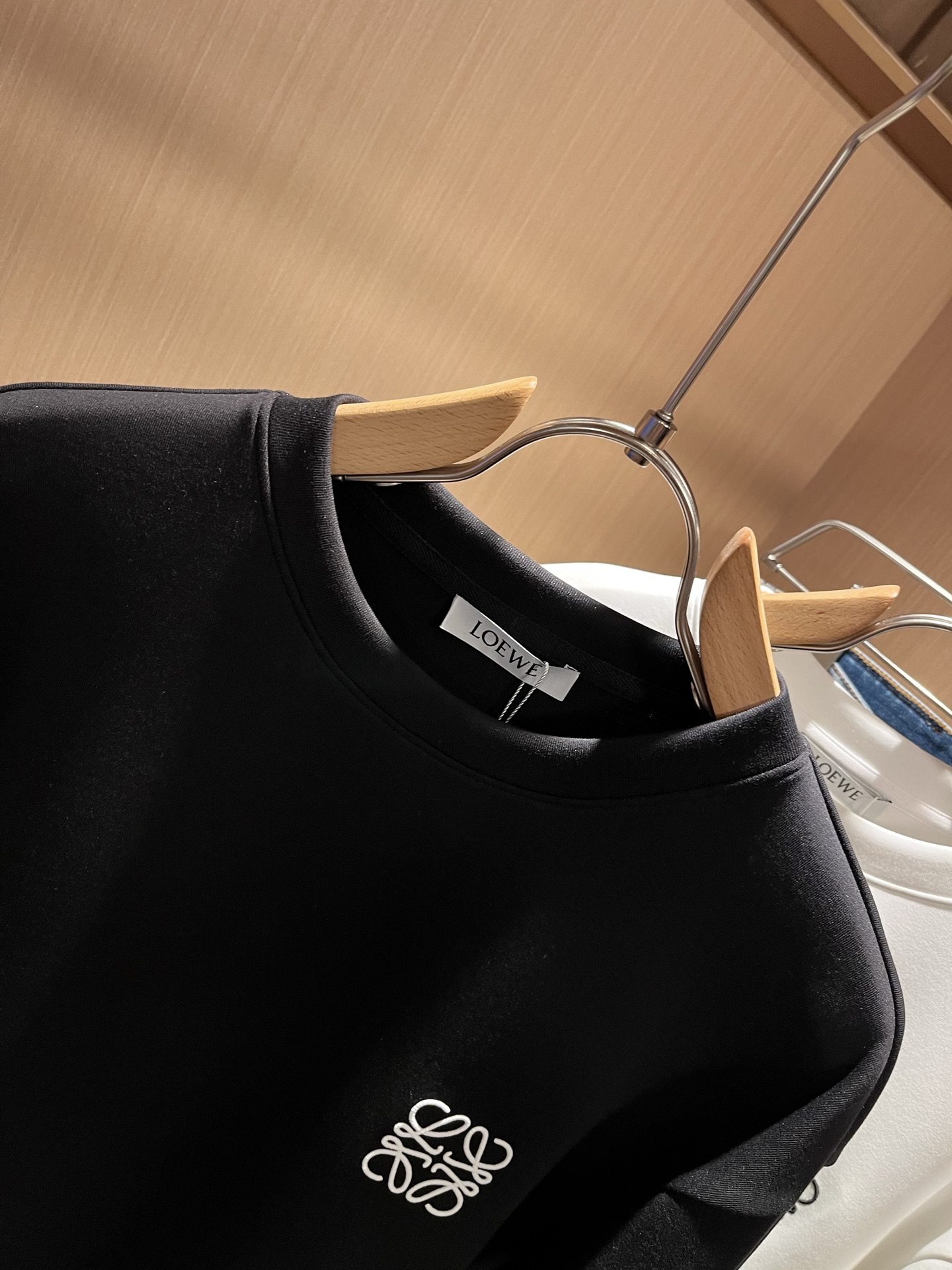  LOE*WE罗*威 2025秋冬男女同款👫长袖卫衣，意大利原厂订单渠道，极具个性高级潮风，标志logo