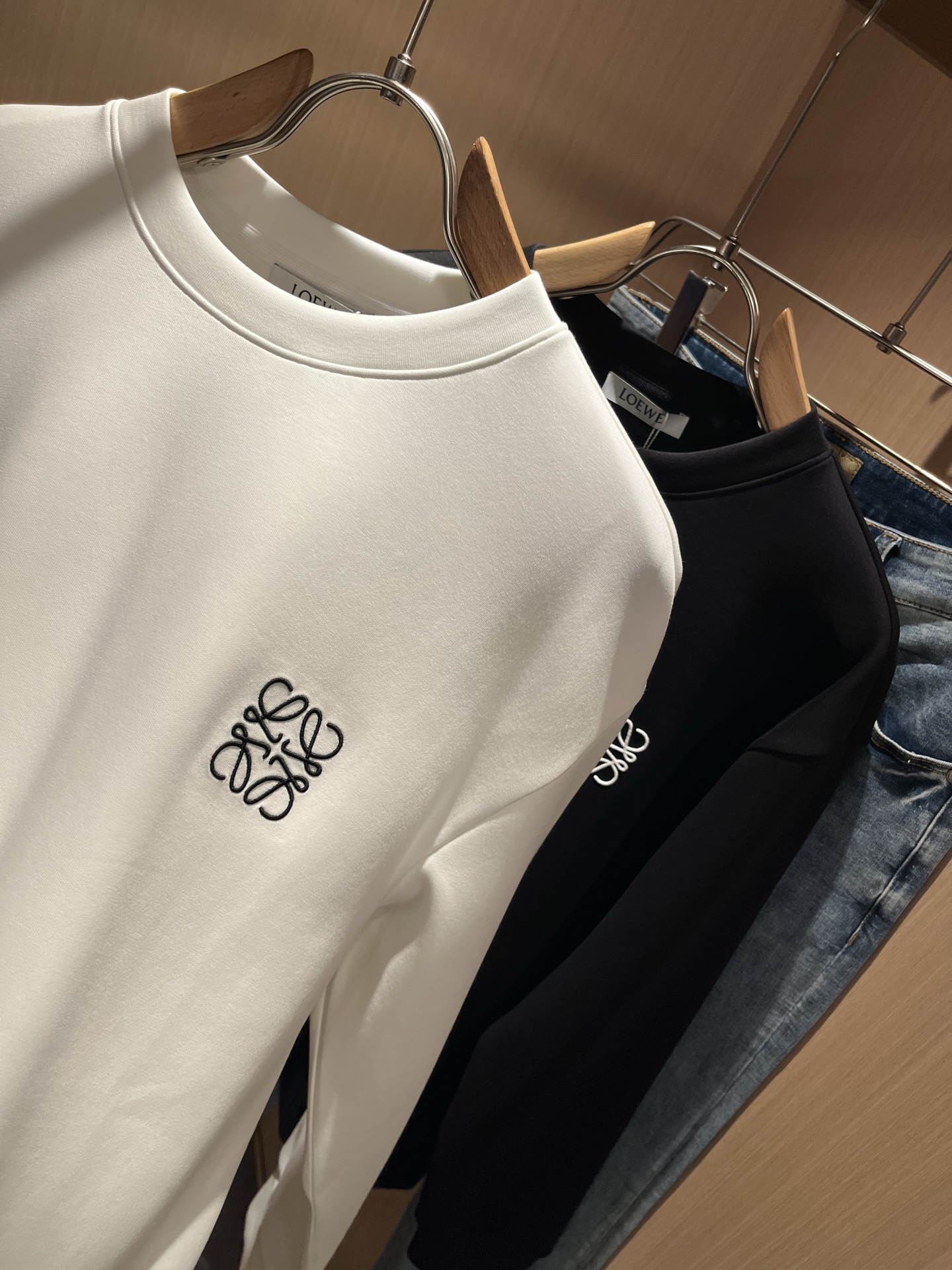  LOE*WE罗*威 2025秋冬男女同款👫长袖卫衣，意大利原厂订单渠道，极具个性高级潮风，标志logo