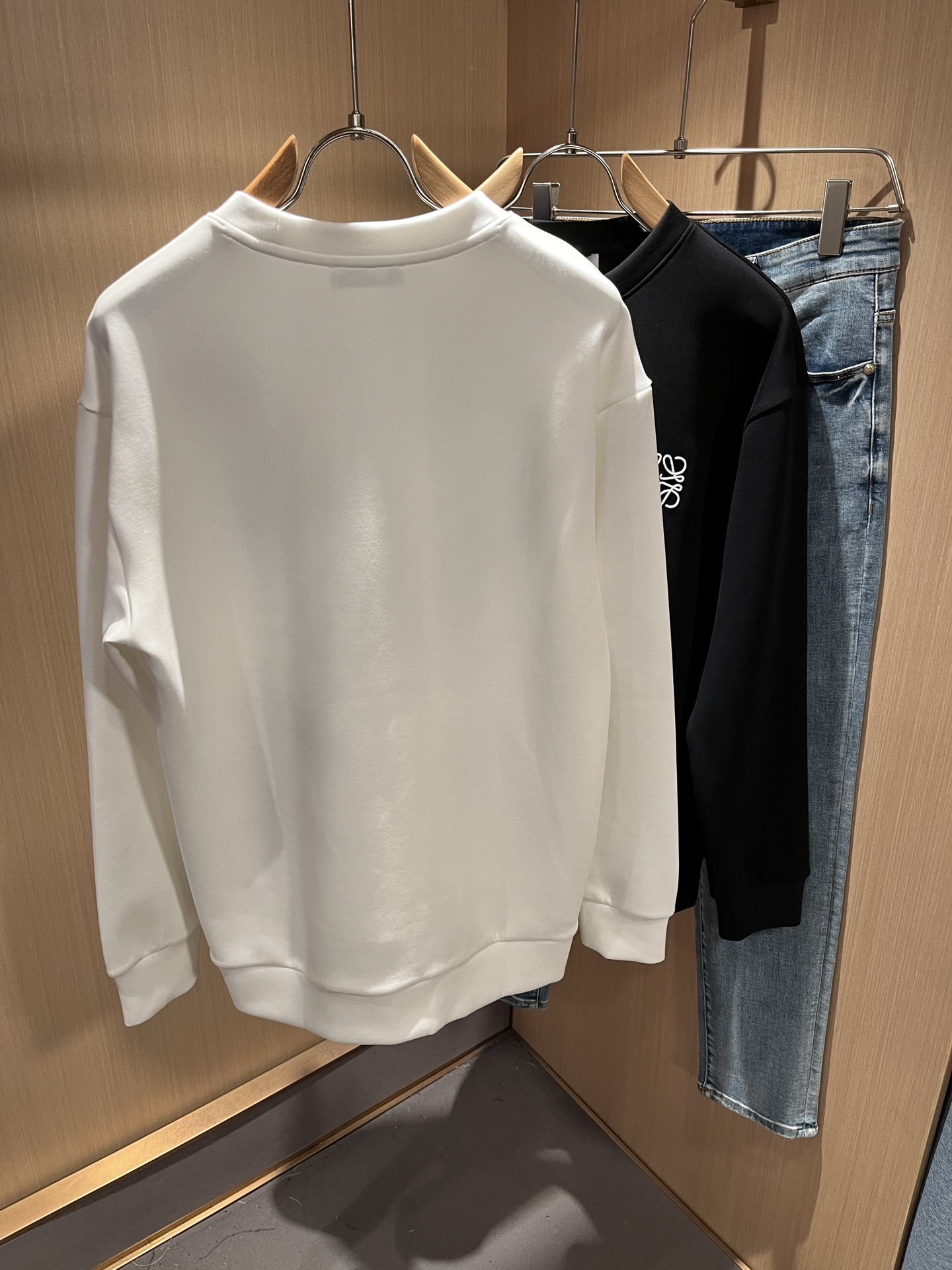  LOE*WE罗*威 2025秋冬男女同款👫长袖卫衣，意大利原厂订单渠道，极具个性高级潮风，标志logo