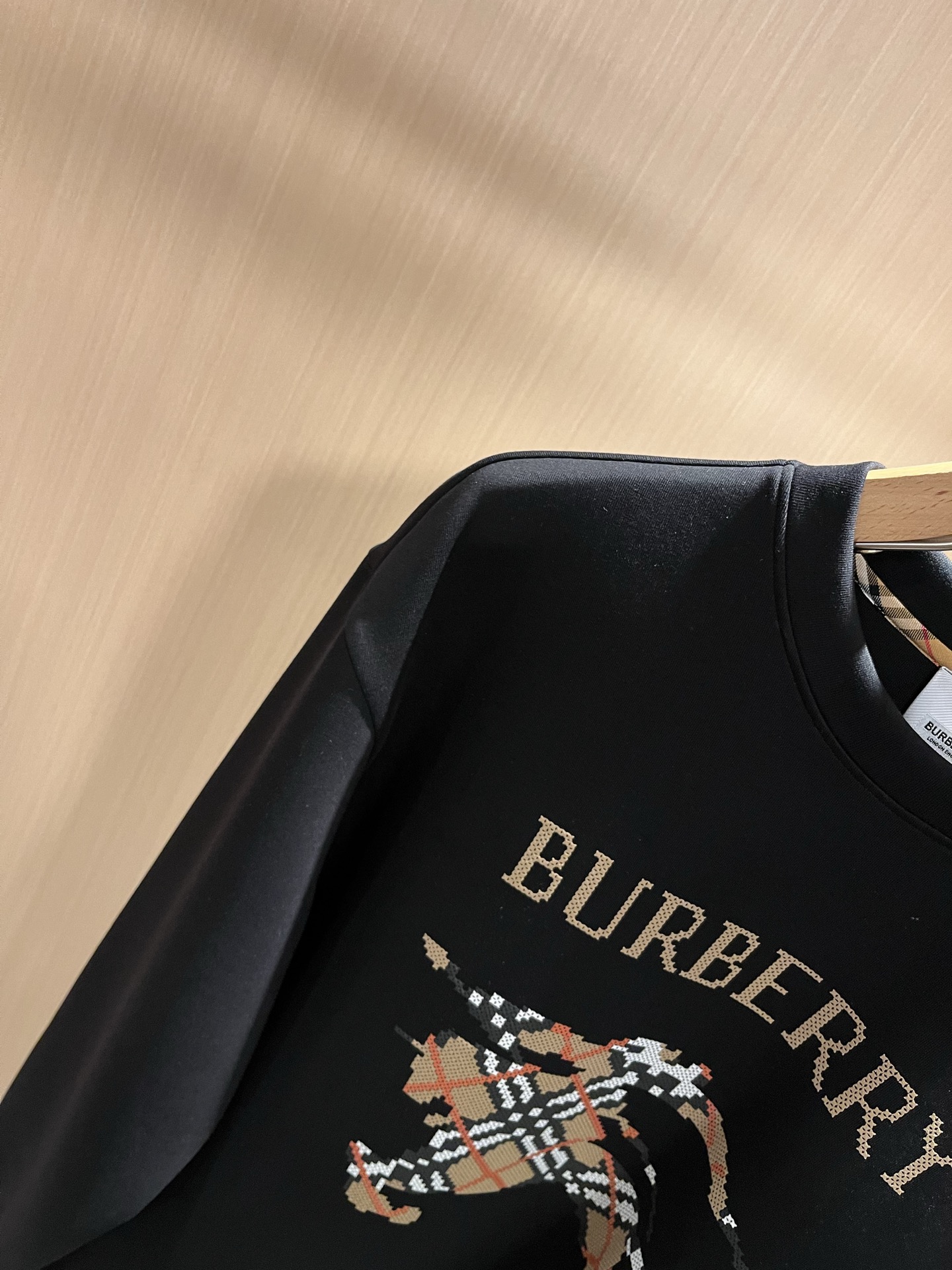 BURBER*Y巴*莉 2025秋冬新款男女同款👫基础休闲百搭棉质圆领卫衣，男女同款卫衣！贸易公司渠道稀