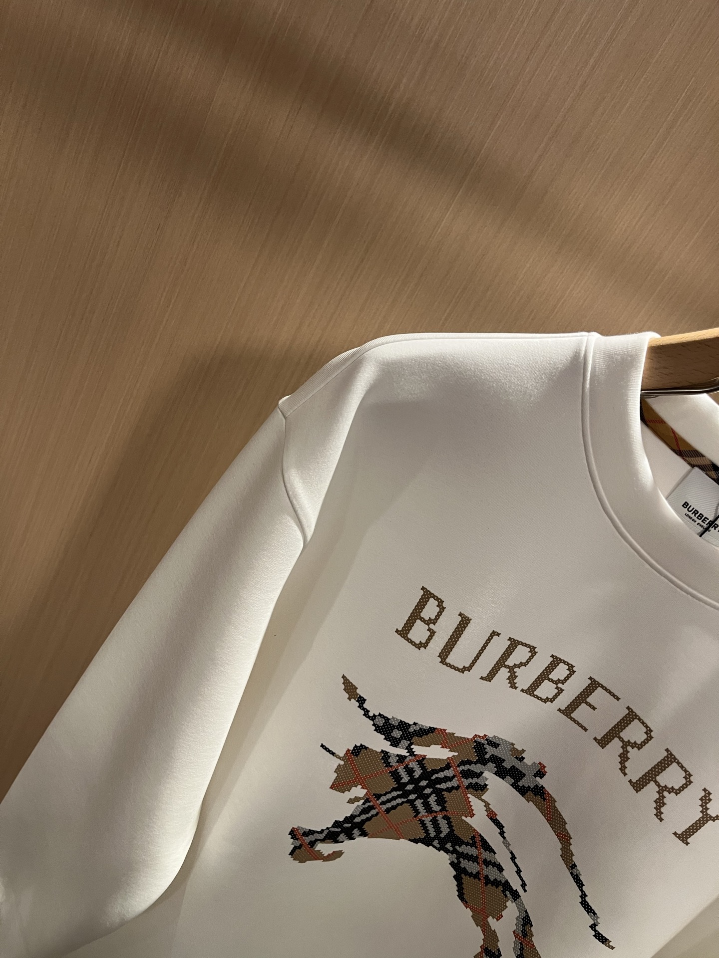 BURBER*Y巴*莉 2025秋冬新款男女同款👫基础休闲百搭棉质圆领卫衣，男女同款卫衣！贸易公司渠道稀