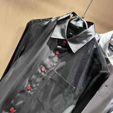 Kiton 2025秋冬新款男士长袖衬衣,众多明星都爱穿的时尚百搭单品!喜欢经典简约的朋友,一定不能错过 Kiton 2025秋冬新款男士长袖衬衣,众多明星都爱穿的时尚百搭单品!喜欢经典简约的朋友,一定不能错过