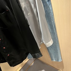 Kiton 2025秋冬新款男士长袖衬衣,众多明星都爱穿的时尚百搭单品!喜欢经典简约的朋友,一定不能错过 Kiton 2025秋冬新款男士长袖衬衣,众多明星都爱穿的时尚百搭单品!喜欢经典简约的朋友,一定不能错过