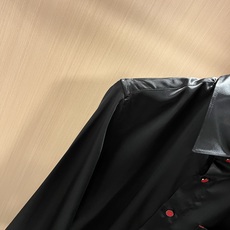 Kiton 2025秋冬新款男士长袖衬衣,众多明星都爱穿的时尚百搭单品!喜欢经典简约的朋友,一定不能错过 Kiton 2025秋冬新款男士长袖衬衣,众多明星都爱穿的时尚百搭单品!喜欢经典简约的朋友,一定不能错过