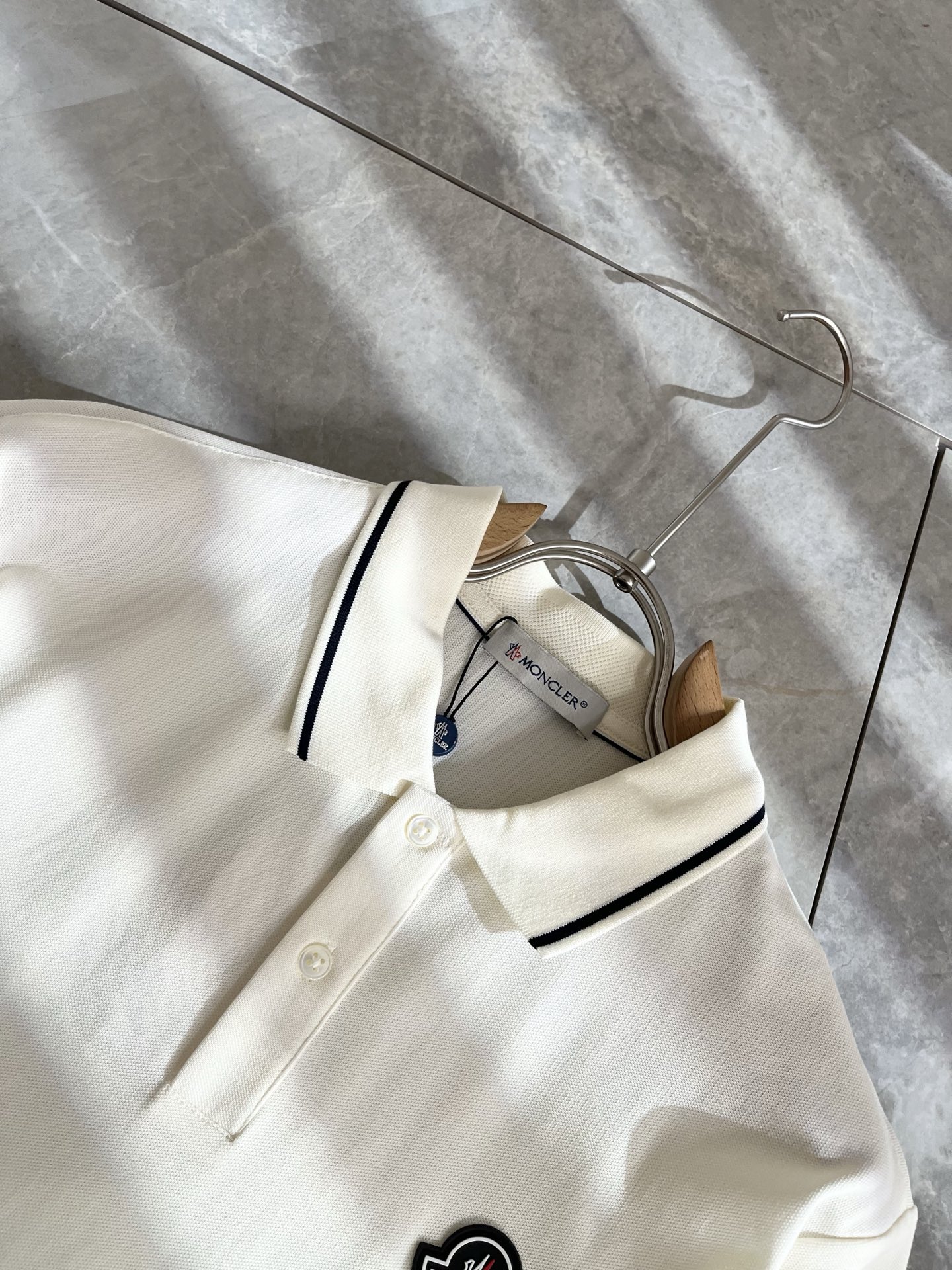  MON蒙**口2025春夏新款男士原单男士短袖POLO衫，贸易公司货，官网同步发售！此类型的基础单品是