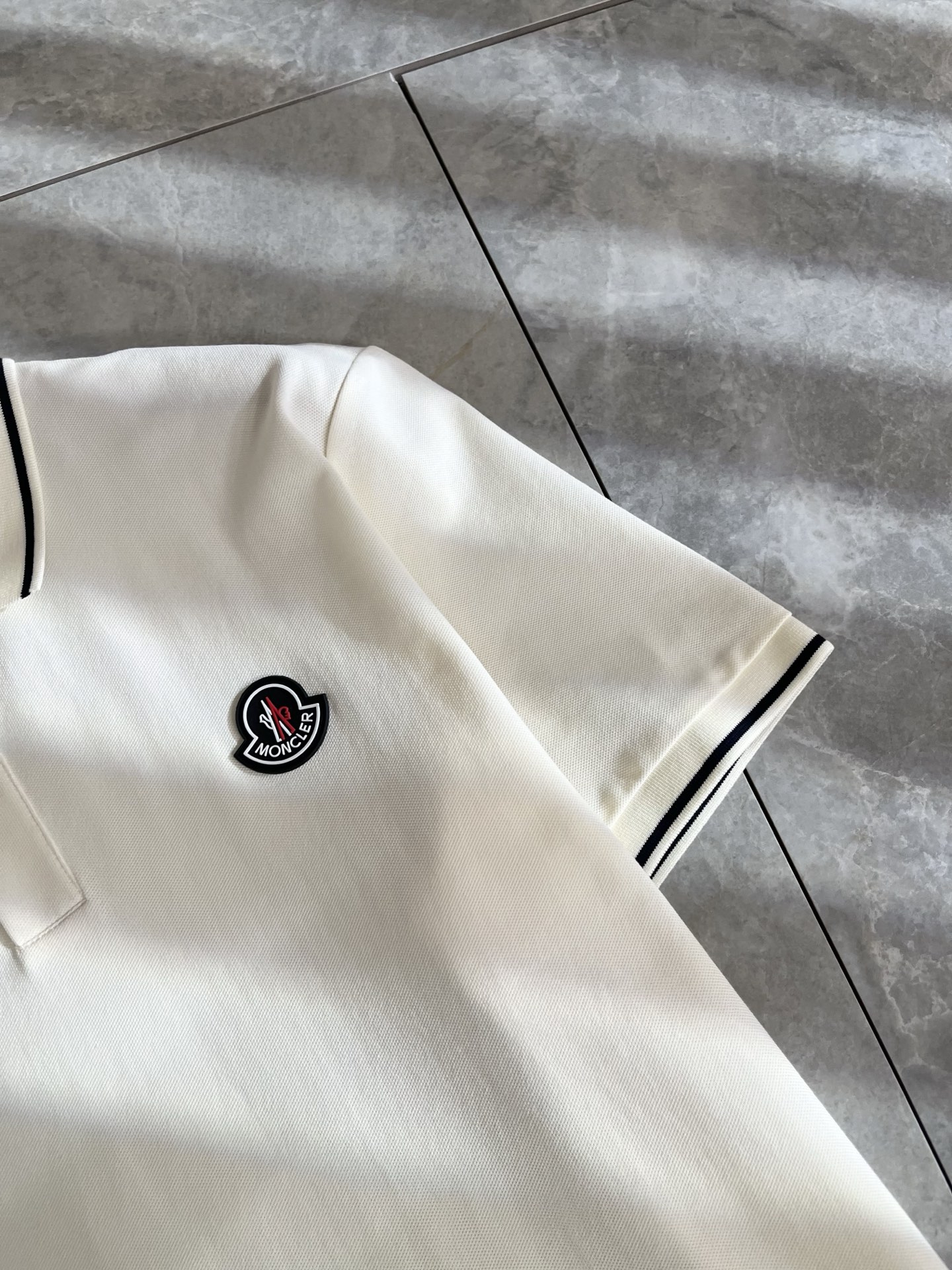  MON蒙**口2025春夏新款男士原单男士短袖POLO衫，贸易公司货，官网同步发售！此类型的基础单品是