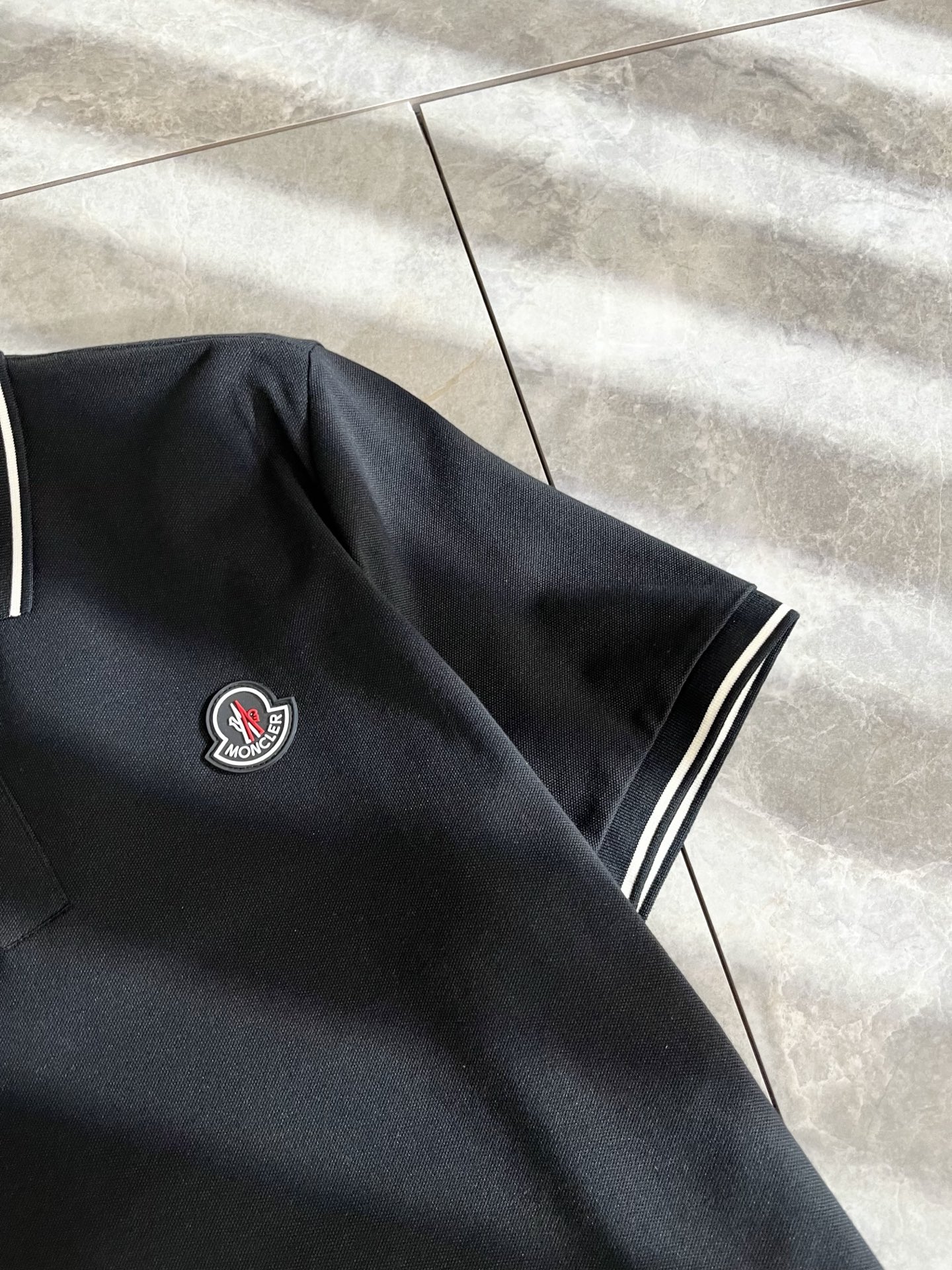  MON蒙**口2025春夏新款男士原单男士短袖POLO衫，贸易公司货，官网同步发售！此类型的基础单品是