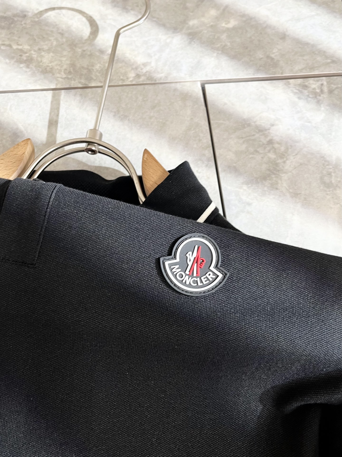  MON蒙**口2025春夏新款男士原单男士短袖POLO衫，贸易公司货，官网同步发售！此类型的基础单品是