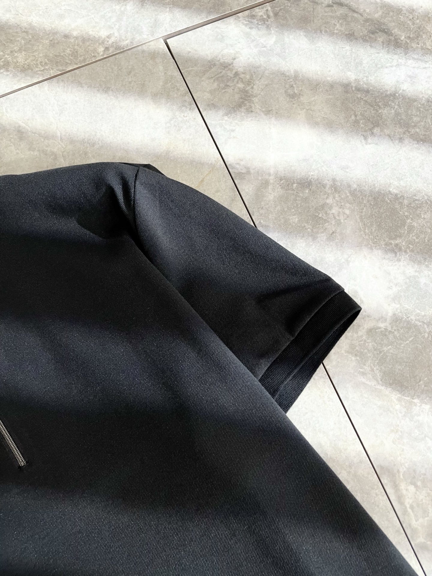 迪桑特DESCENTE，2025春夏新款短袖Polo衫，自1935年荣耀至今的专业运动品牌。80余年来，