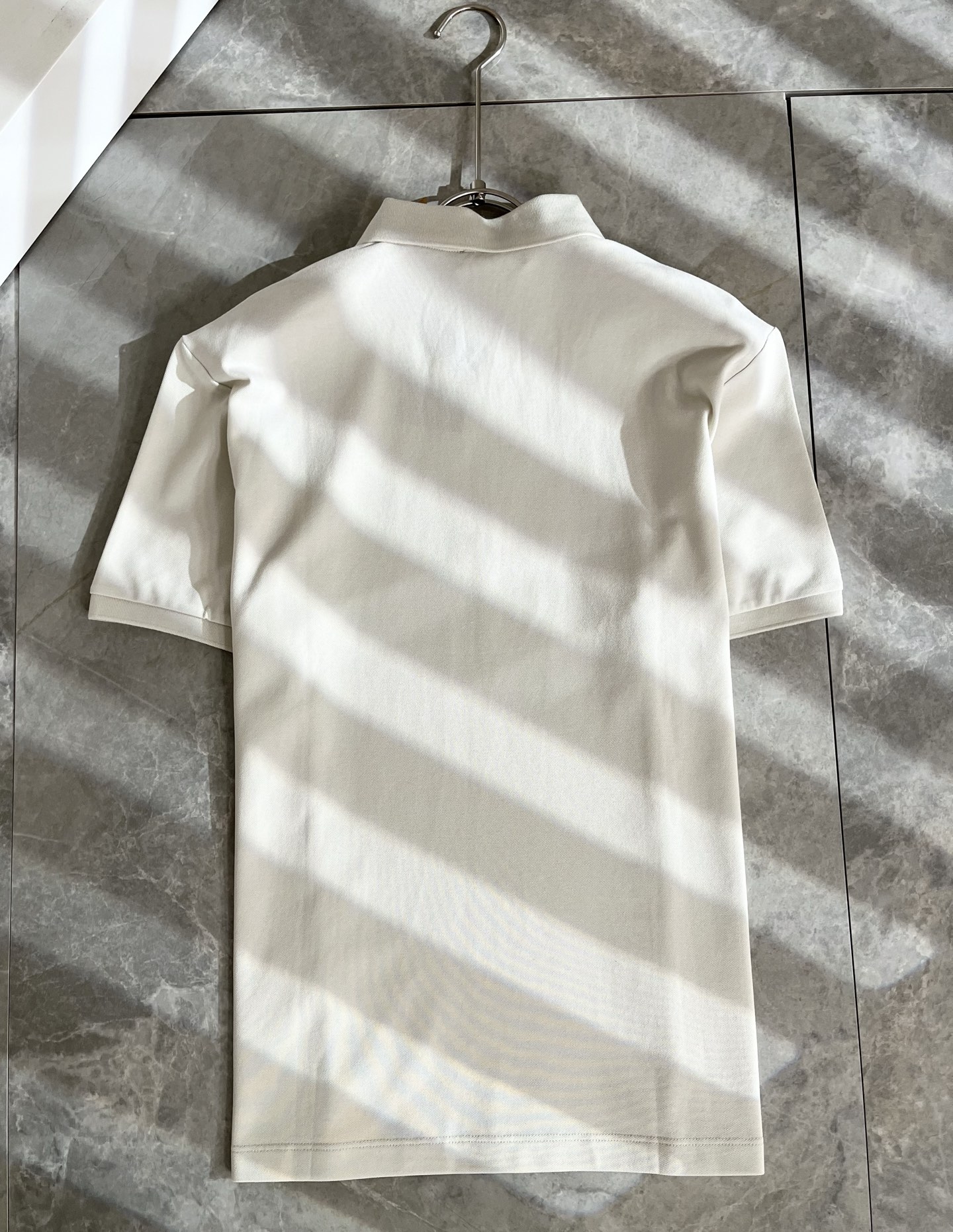 迪桑特DESCENTE，2025春夏新款短袖Polo衫，自1935年荣耀至今的专业运动品牌。80余年来，