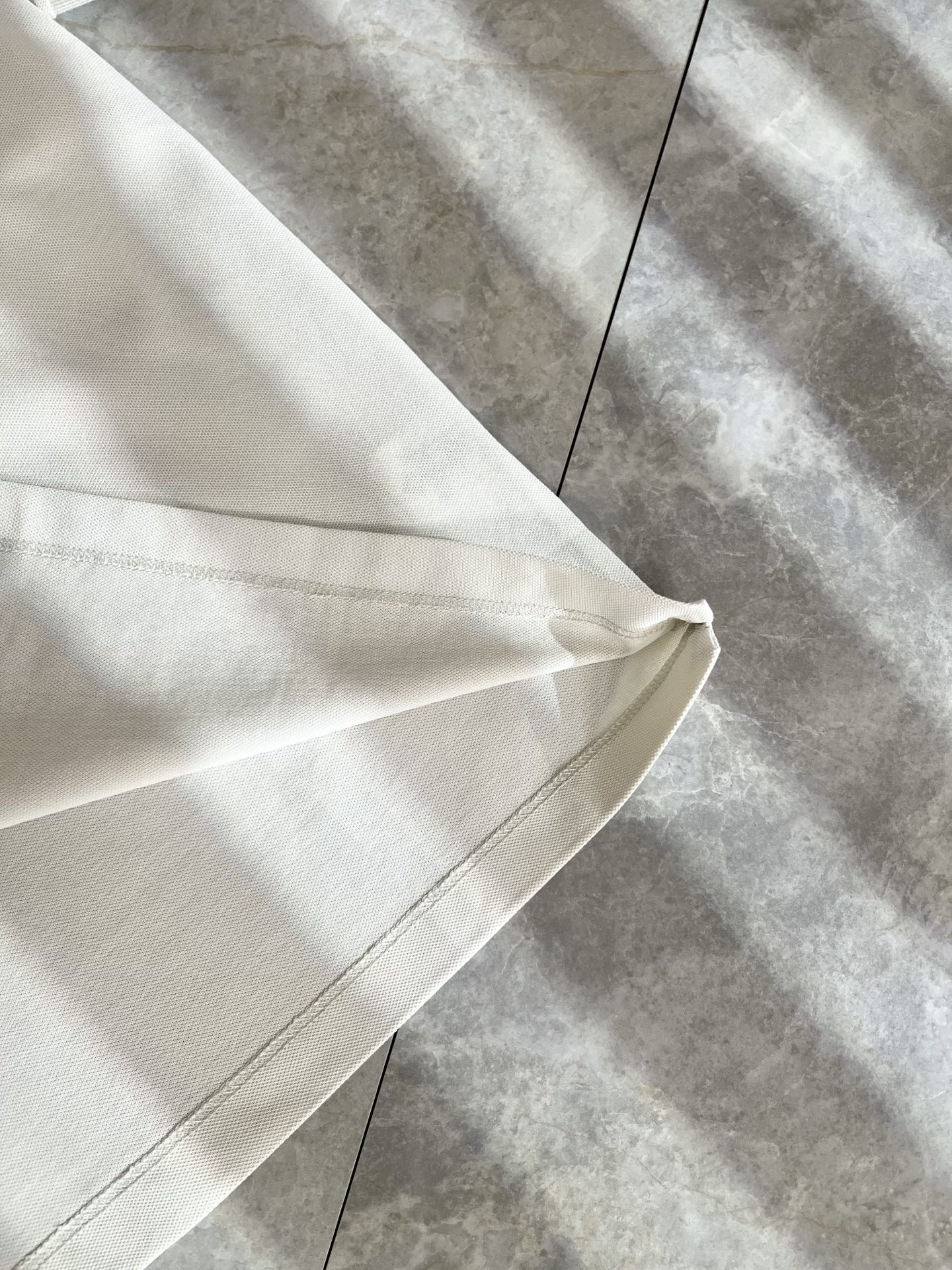 迪桑特DESCENTE，2025春夏新款短袖Polo衫，自1935年荣耀至今的专业运动品牌。80余年来，