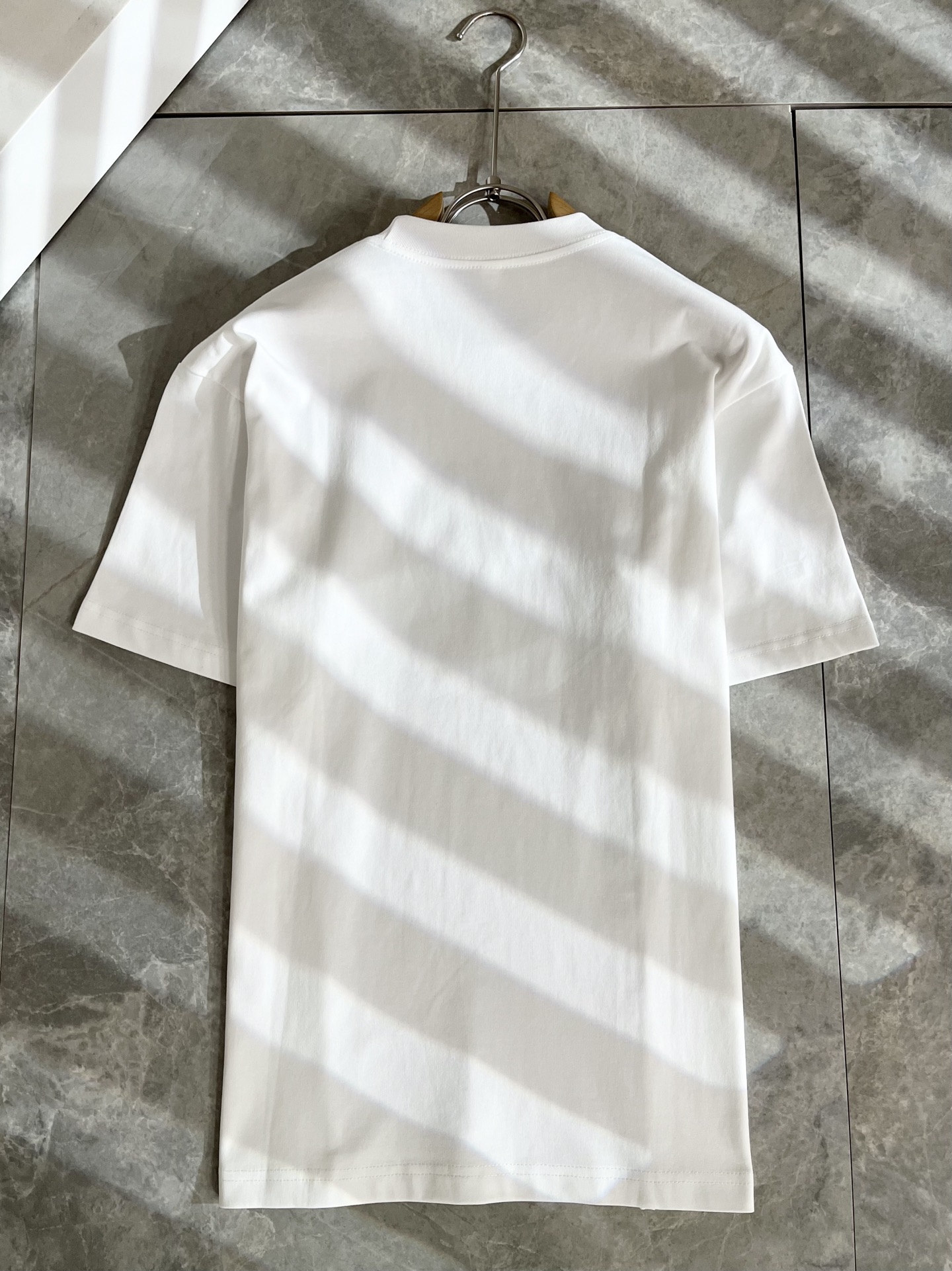  BOSS 2025春夏新款男女同款👫短袖T恤，意大利原厂订单渠道，极具个性高级风，标志logo图案压胶