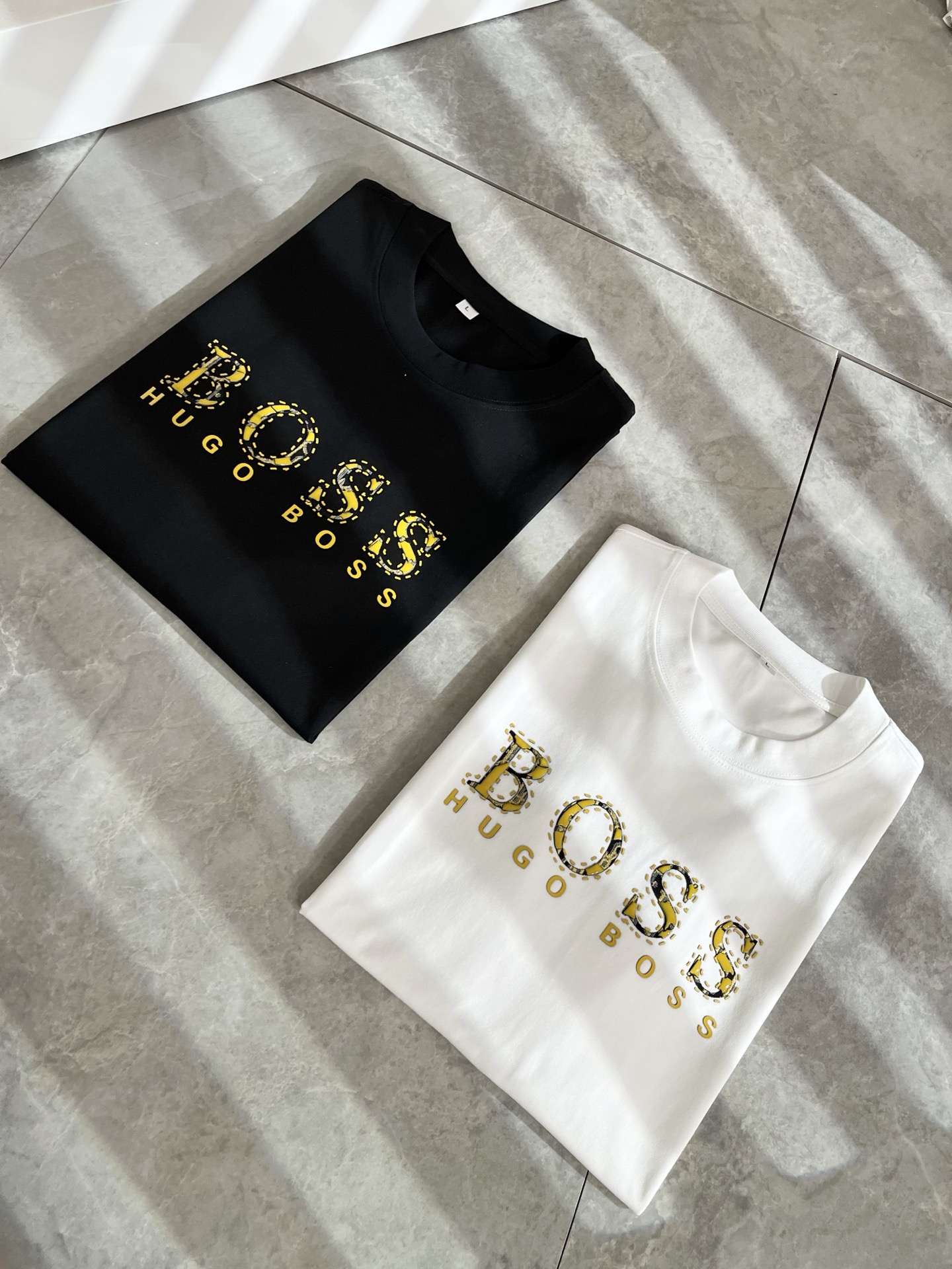  BOSS 2025春夏新款男女同款👫短袖T恤，意大利原厂订单渠道，极具个性高级风，标志logo图案压胶