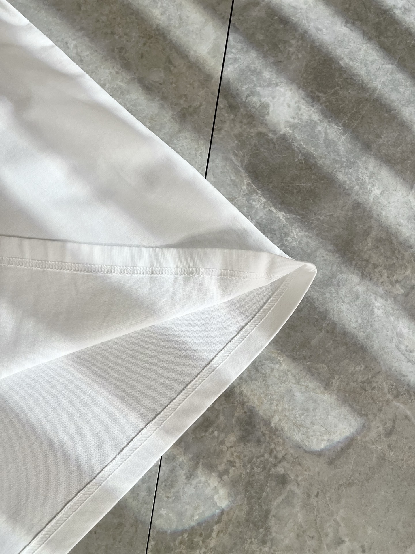  BOSS 2025春夏新款男女同款👫短袖T恤，意大利原厂订单渠道，极具个性高级风，标志logo图案压胶