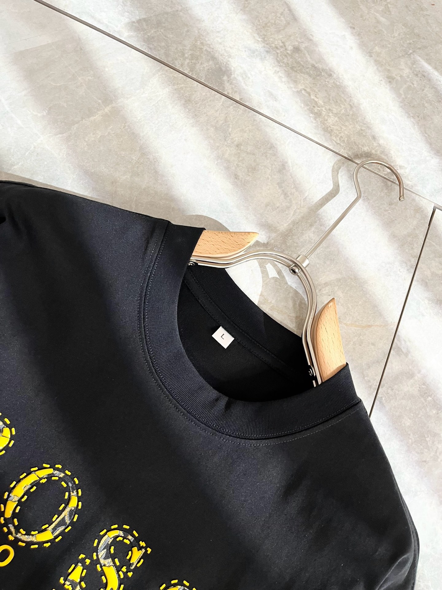  BOSS 2025春夏新款男女同款👫短袖T恤，意大利原厂订单渠道，极具个性高级风，标志logo图案压胶