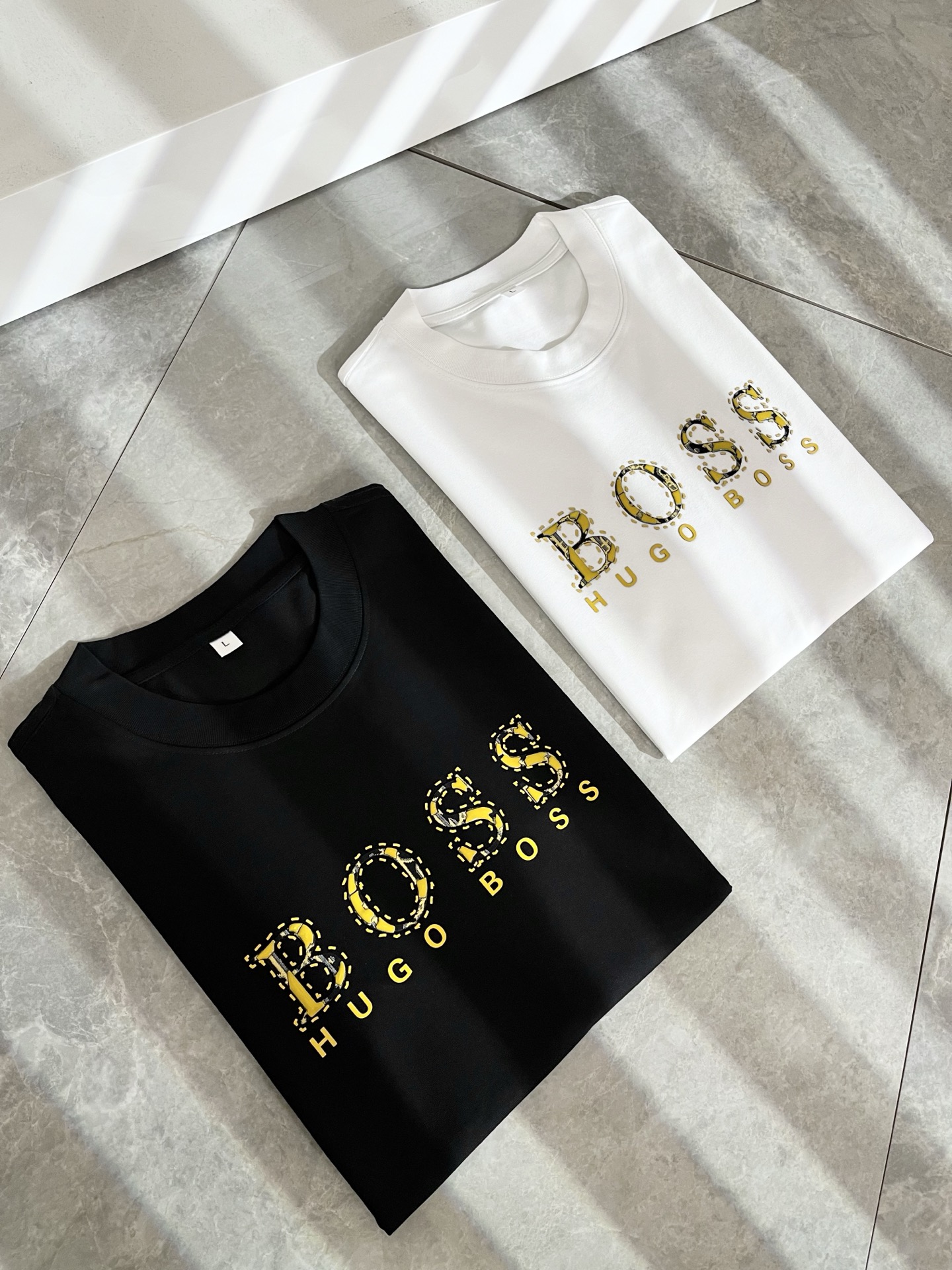  BOSS 2025春夏新款男女同款👫短袖T恤，意大利原厂订单渠道，极具个性高级风，标志logo图案压胶