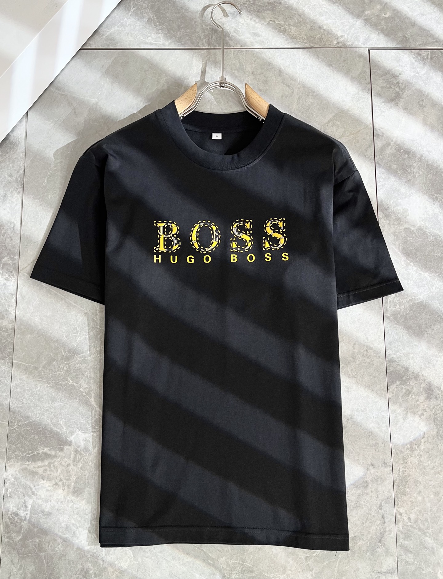  BOSS 2025春夏新款男女同款👫短袖T恤，意大利原厂订单渠道，极具个性高级风，标志logo图案压胶