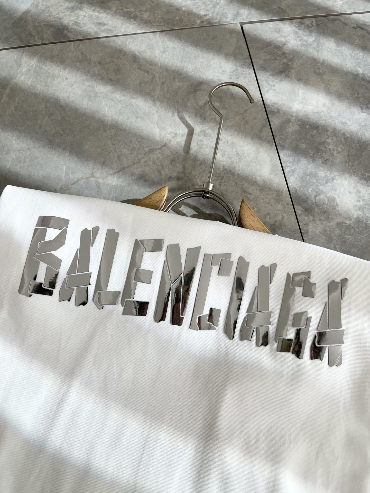   BALENCIA*巴黎*家 2025春夏新款男女同情侣款👫休闲宽松棉质圆领短袖T恤衫！贸易公司渠道稀