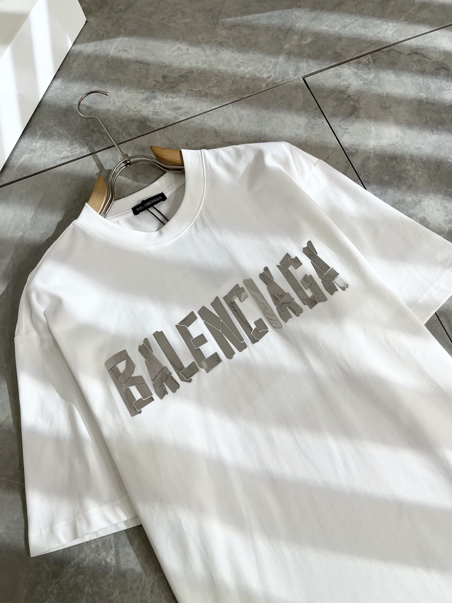   BALENCIA*巴黎*家 2025春夏新款男女同情侣款👫休闲宽松棉质圆领短袖T恤衫！贸易公司渠道稀