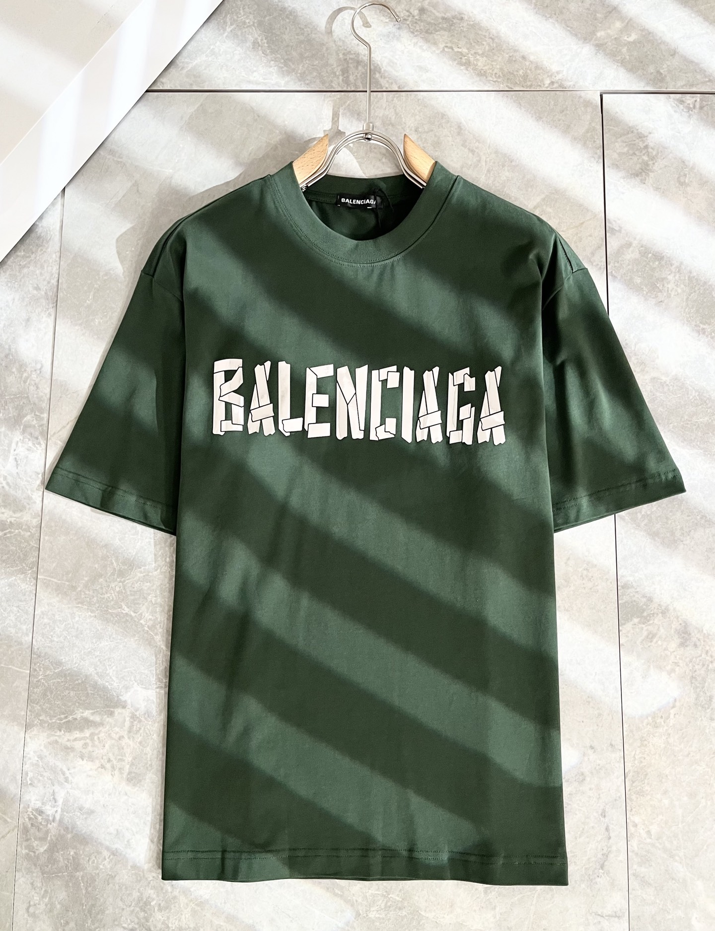   BALENCIA*巴黎*家 2025春夏新款男女同情侣款👫休闲宽松棉质圆领短袖T恤衫！贸易公司渠道稀