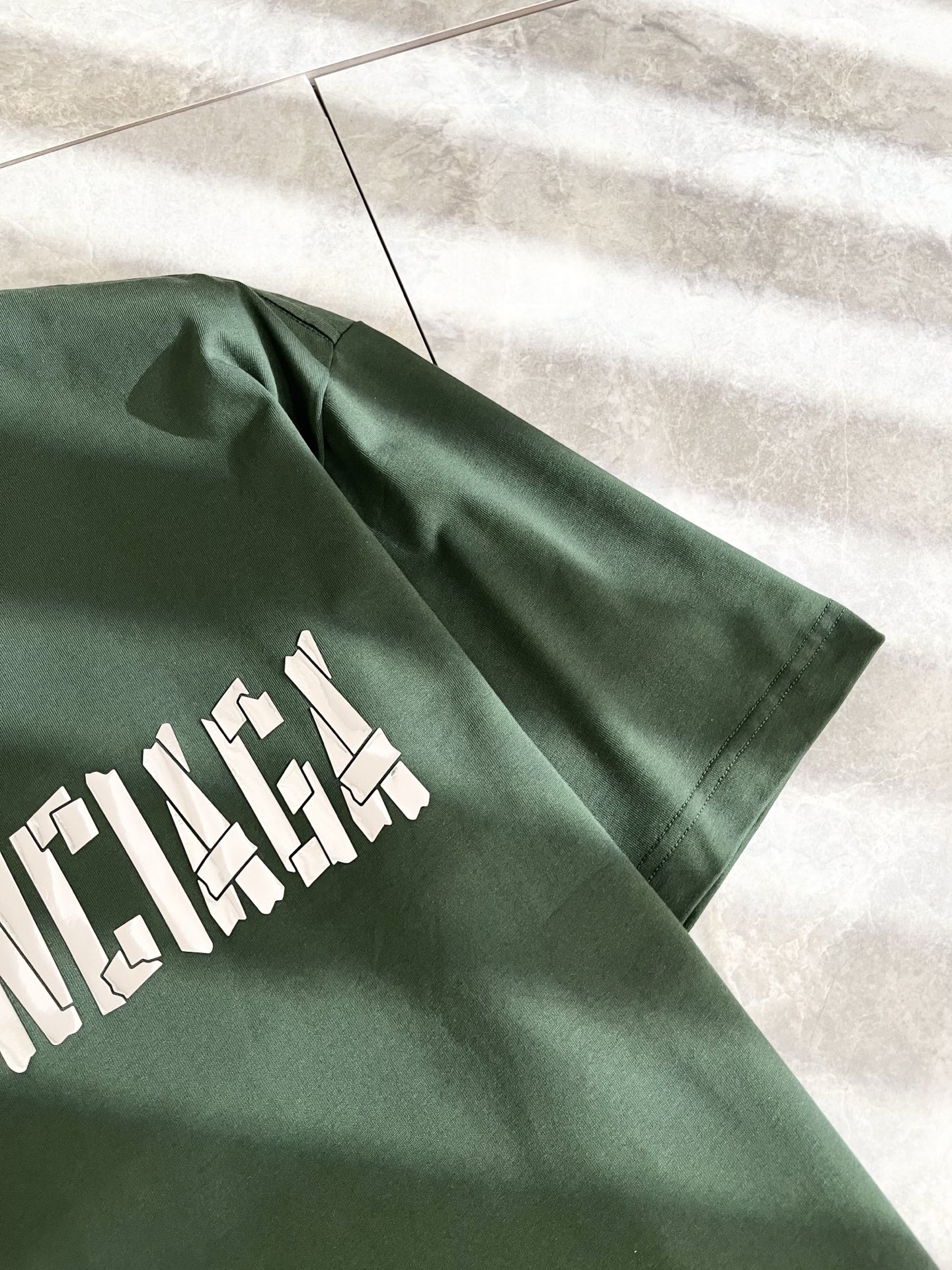   BALENCIA*巴黎*家 2025春夏新款男女同情侣款👫休闲宽松棉质圆领短袖T恤衫！贸易公司渠道稀