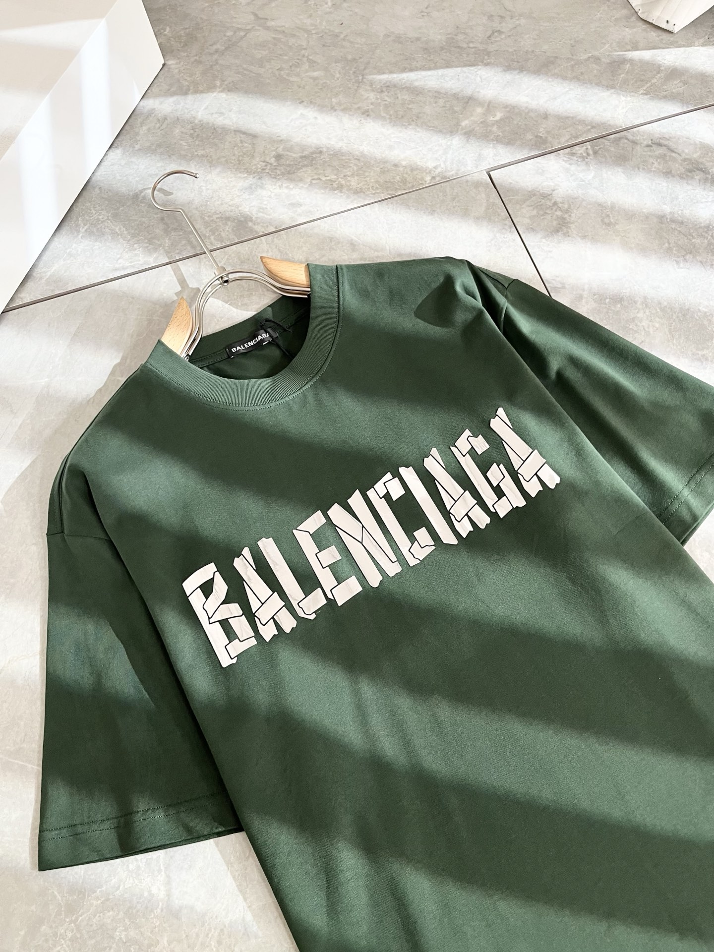   BALENCIA*巴黎*家 2025春夏新款男女同情侣款👫休闲宽松棉质圆领短袖T恤衫！贸易公司渠道稀