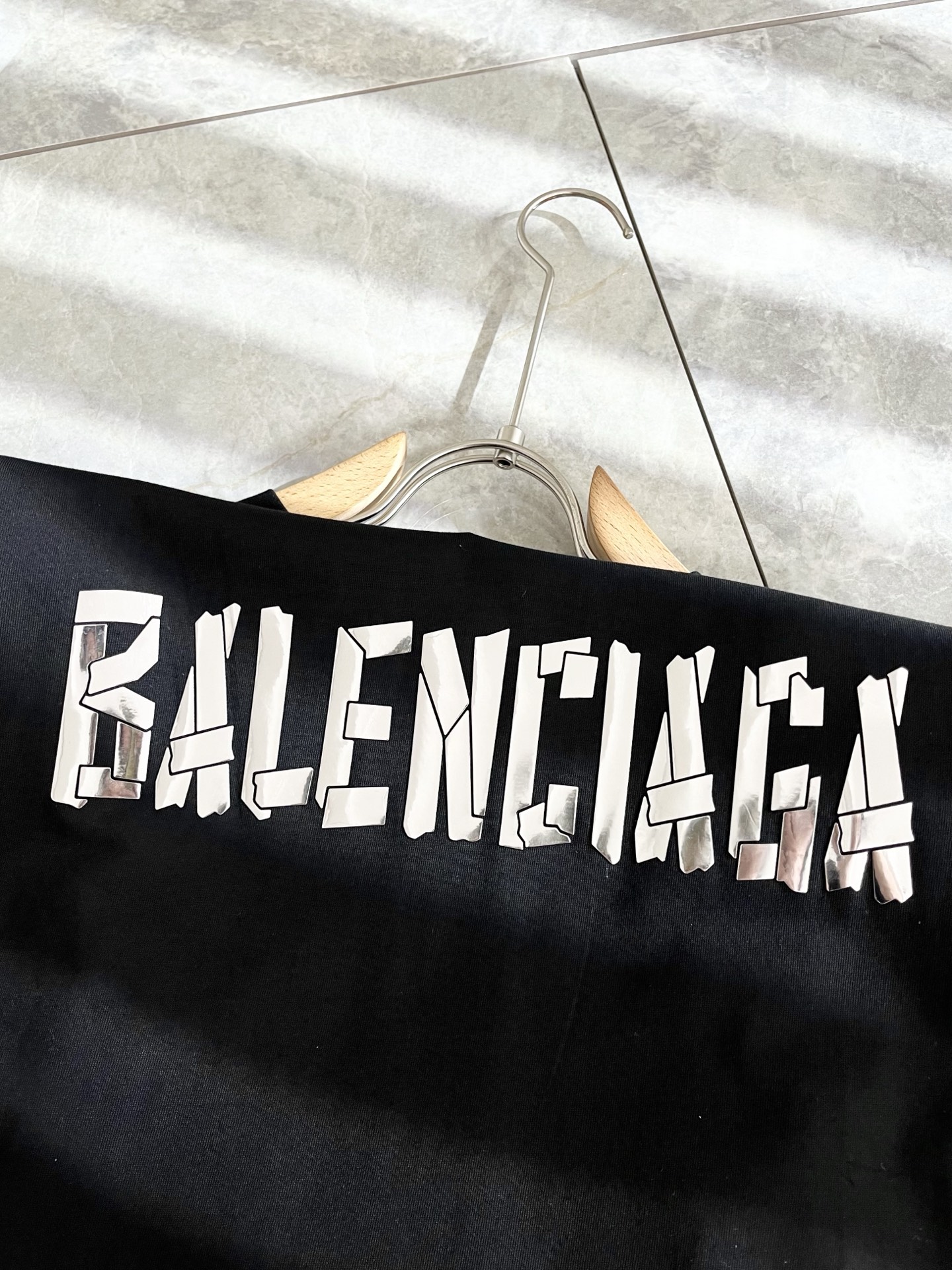   BALENCIA*巴黎*家 2025春夏新款男女同情侣款👫休闲宽松棉质圆领短袖T恤衫！贸易公司渠道稀