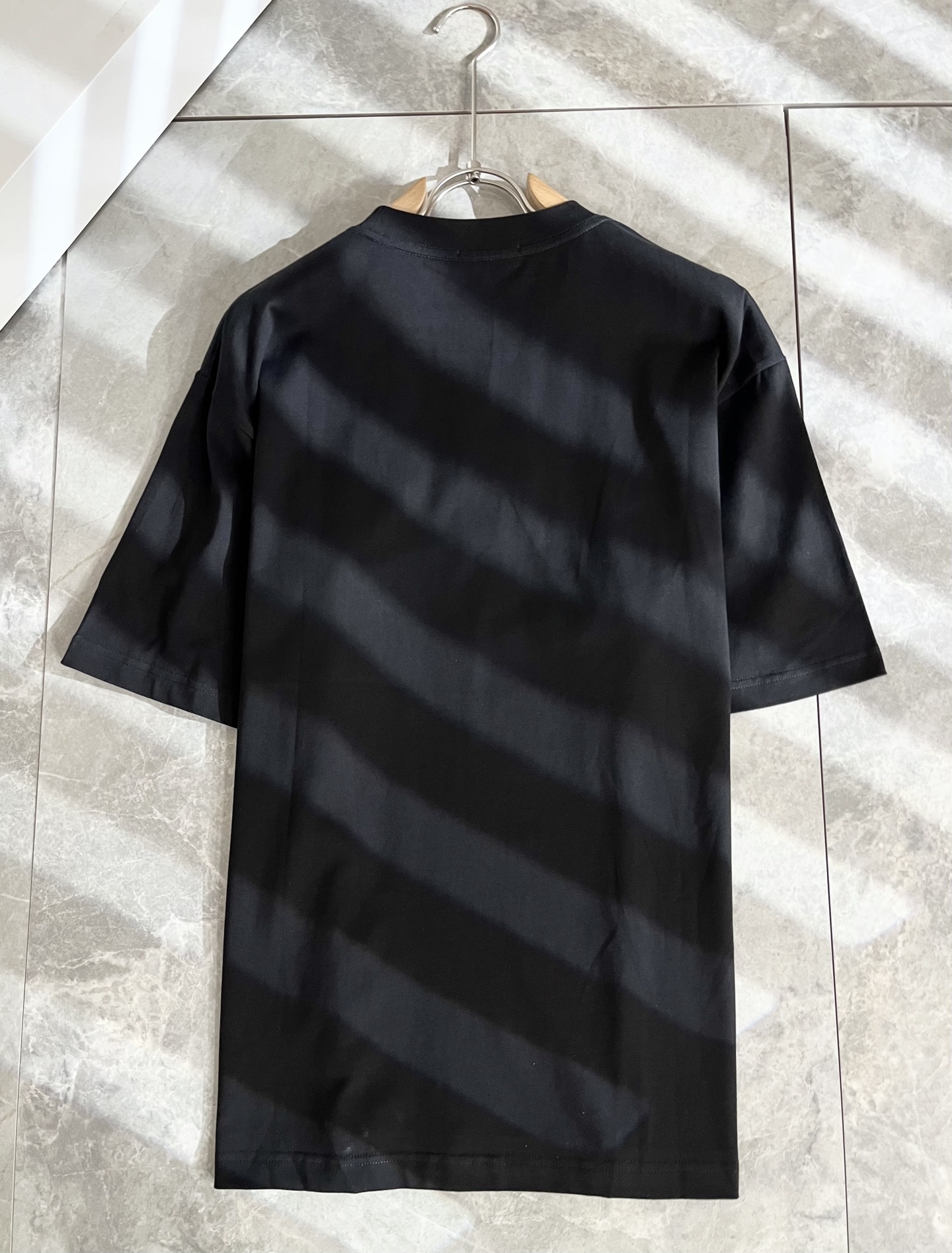   BALENCIA*巴黎*家 2025春夏新款男女同情侣款👫休闲宽松棉质圆领短袖T恤衫！贸易公司渠道稀