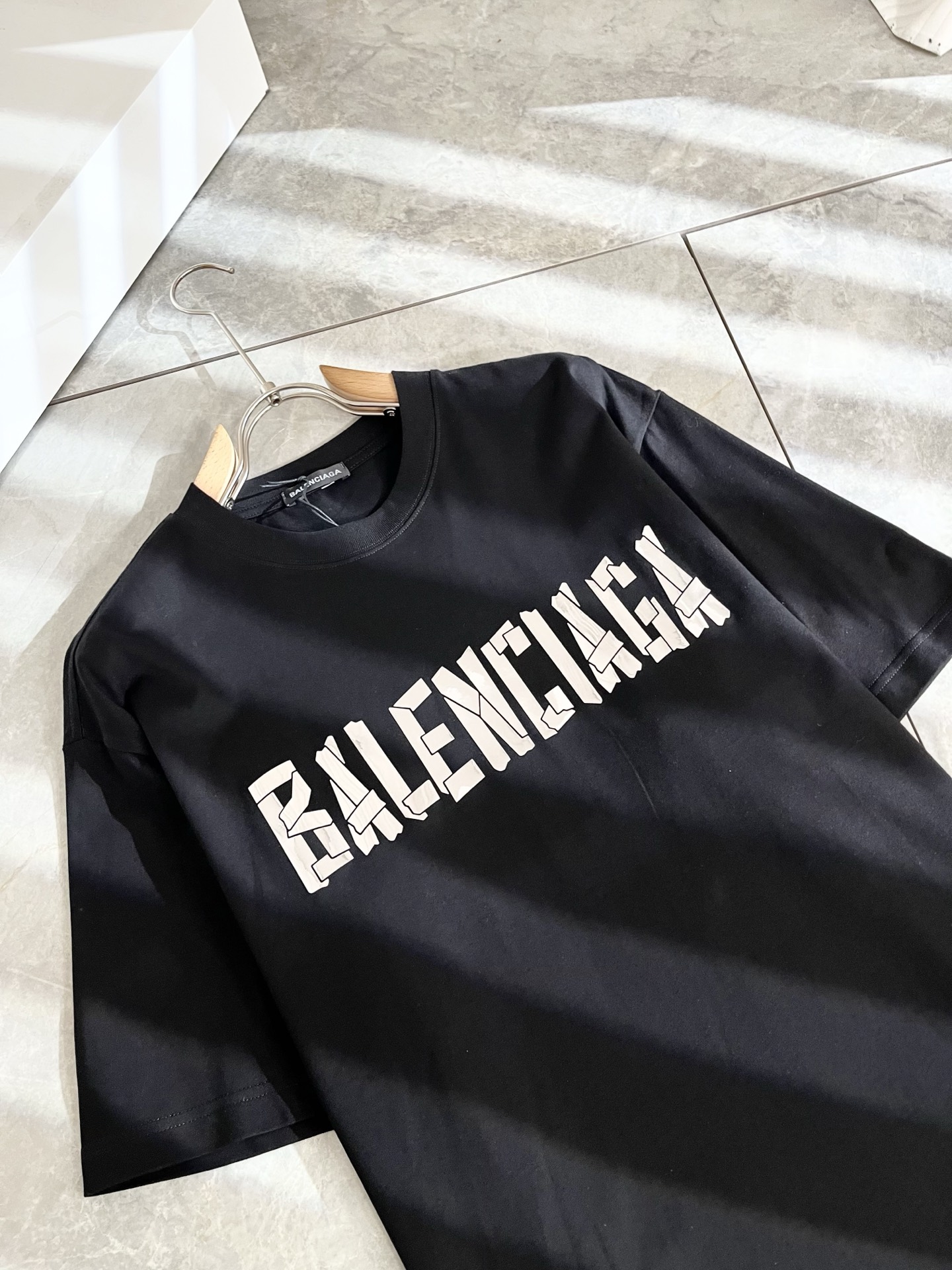   BALENCIA*巴黎*家 2025春夏新款男女同情侣款👫休闲宽松棉质圆领短袖T恤衫！贸易公司渠道稀